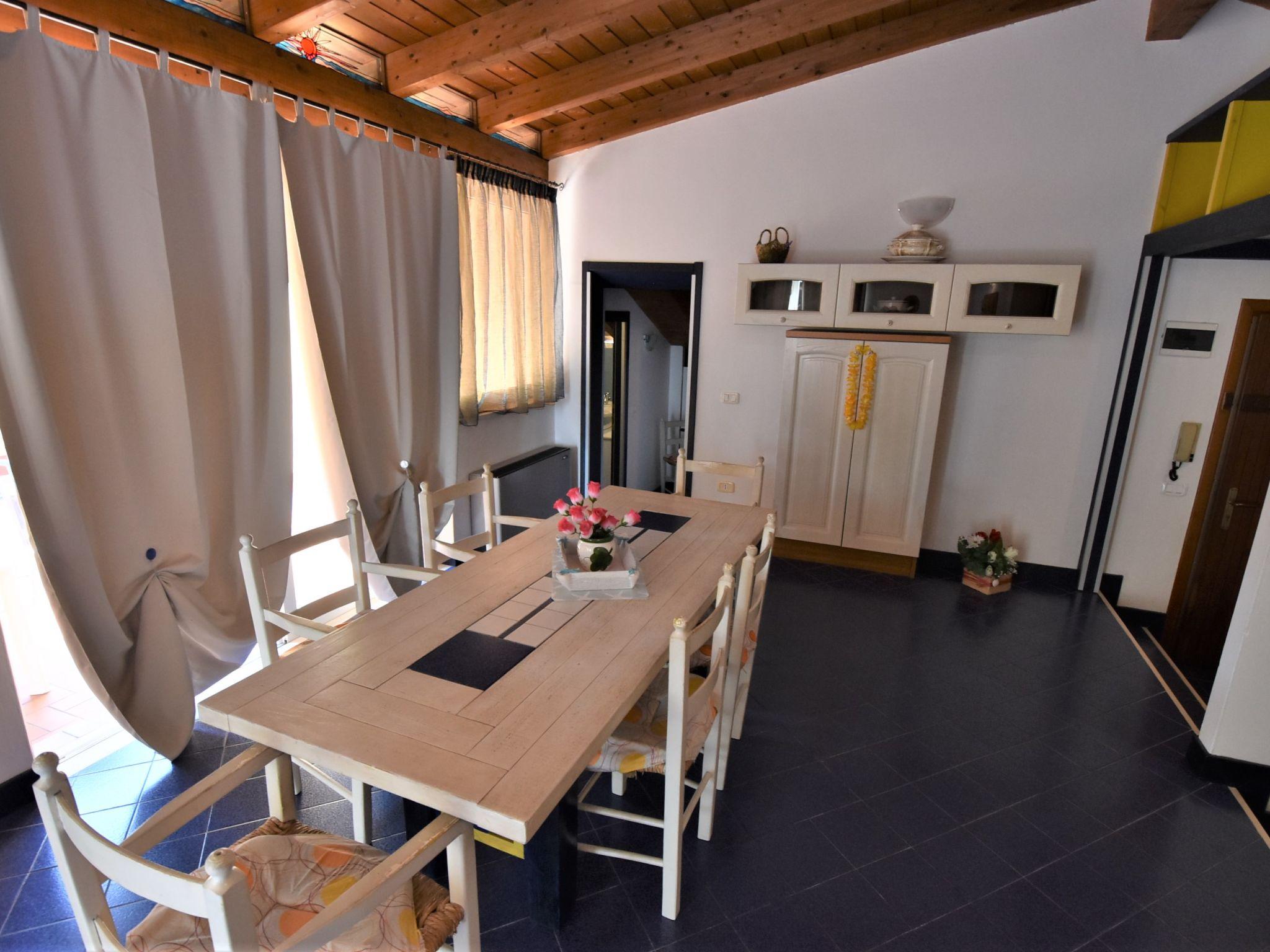 Photo 5 - 2 bedroom Apartment in Rosolina with garden and terrace