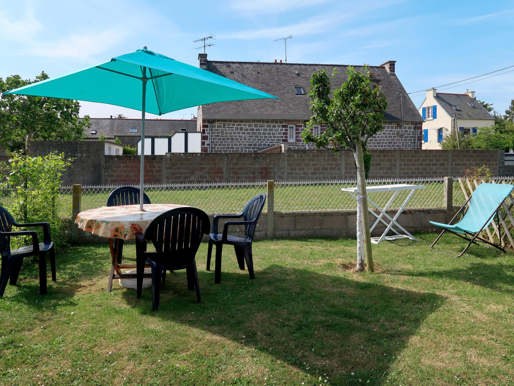 Foto 3 - Haus mit 2 Schlafzimmern in Pléneuf-Val-André mit garten und blick aufs meer