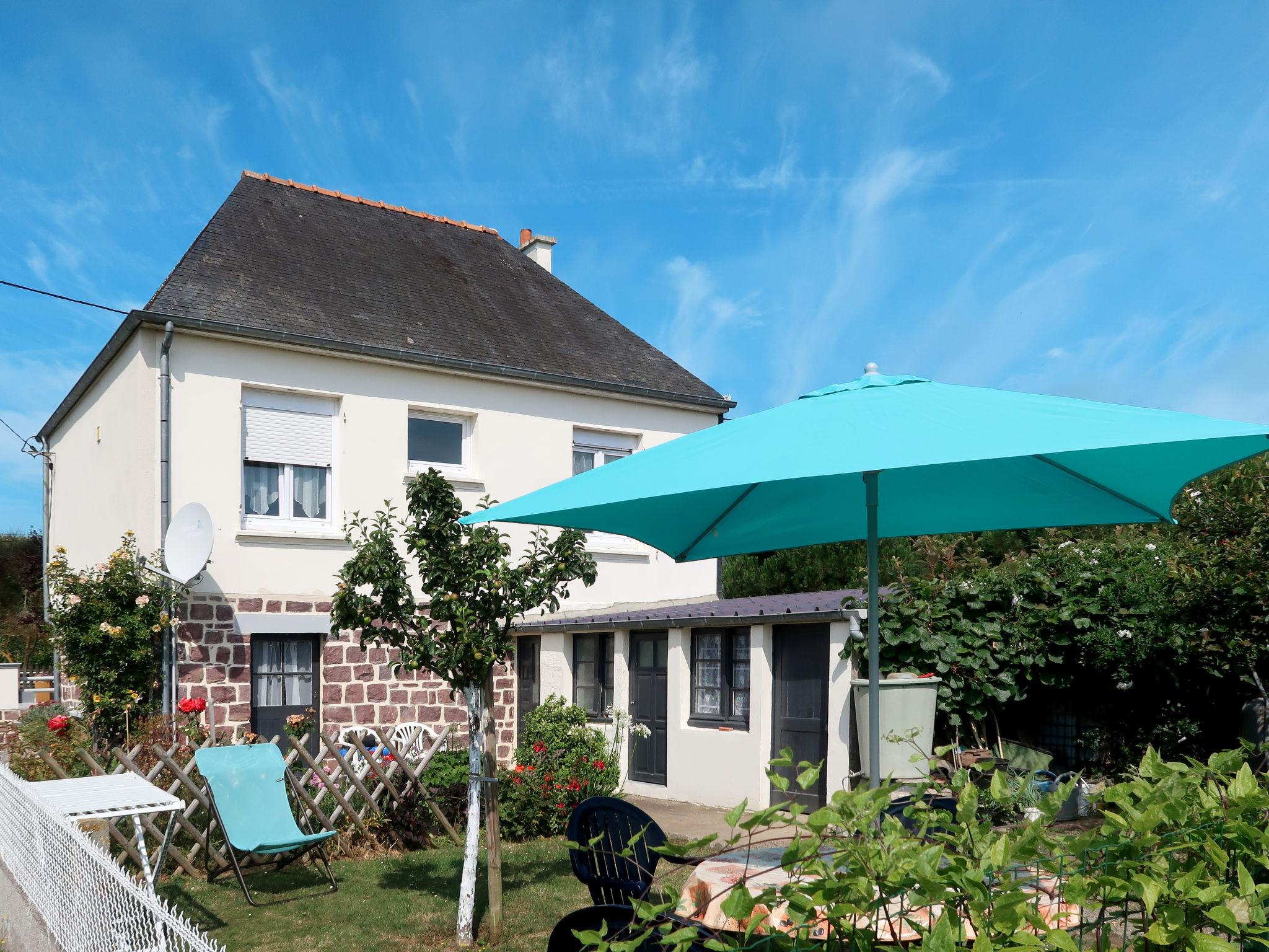 Foto 1 - Casa con 2 camere da letto a Pléneuf-Val-André con giardino e vista mare