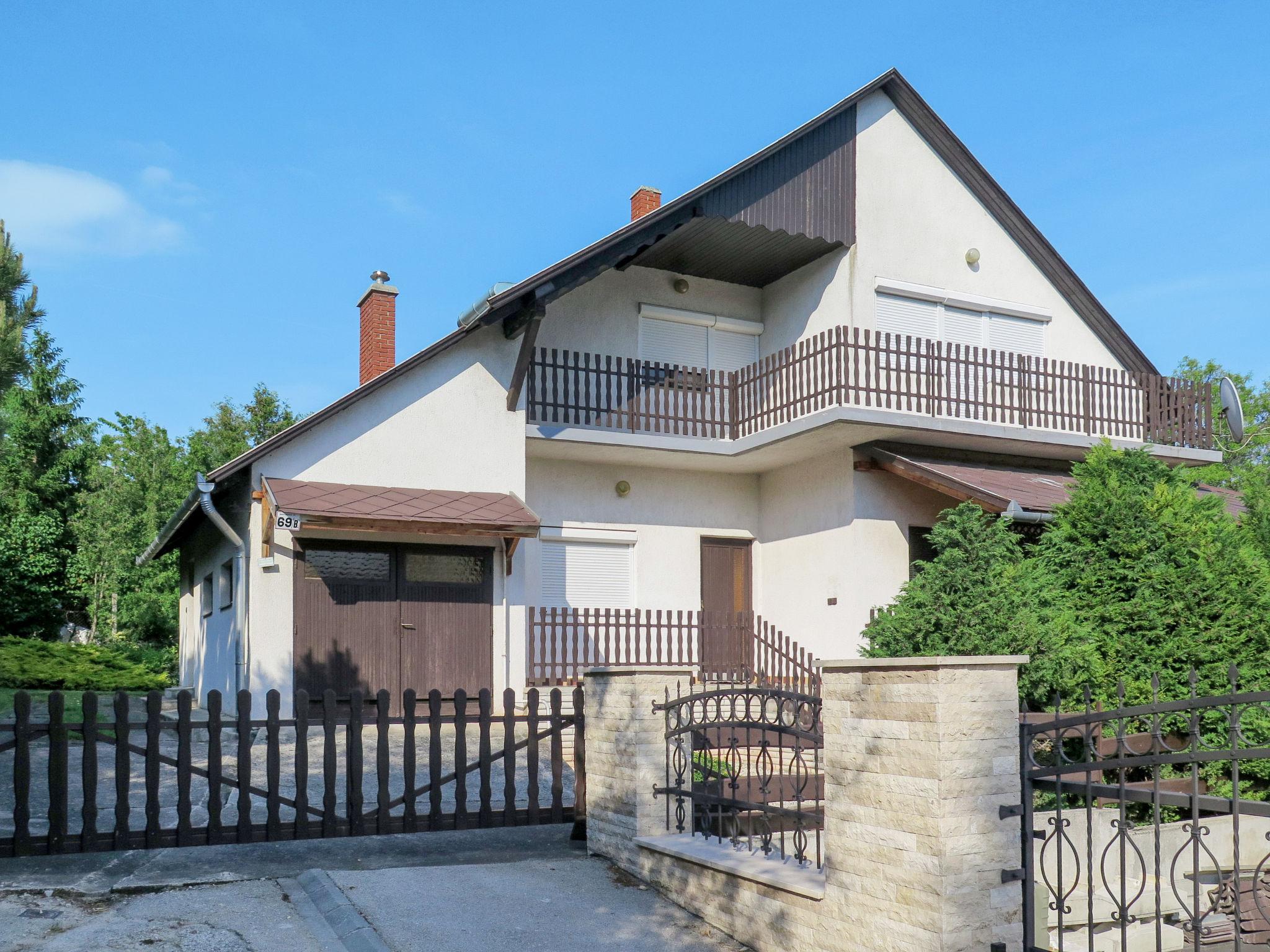 Photo 1 - Maison de 5 chambres à Balatonalmádi avec jardin et terrasse