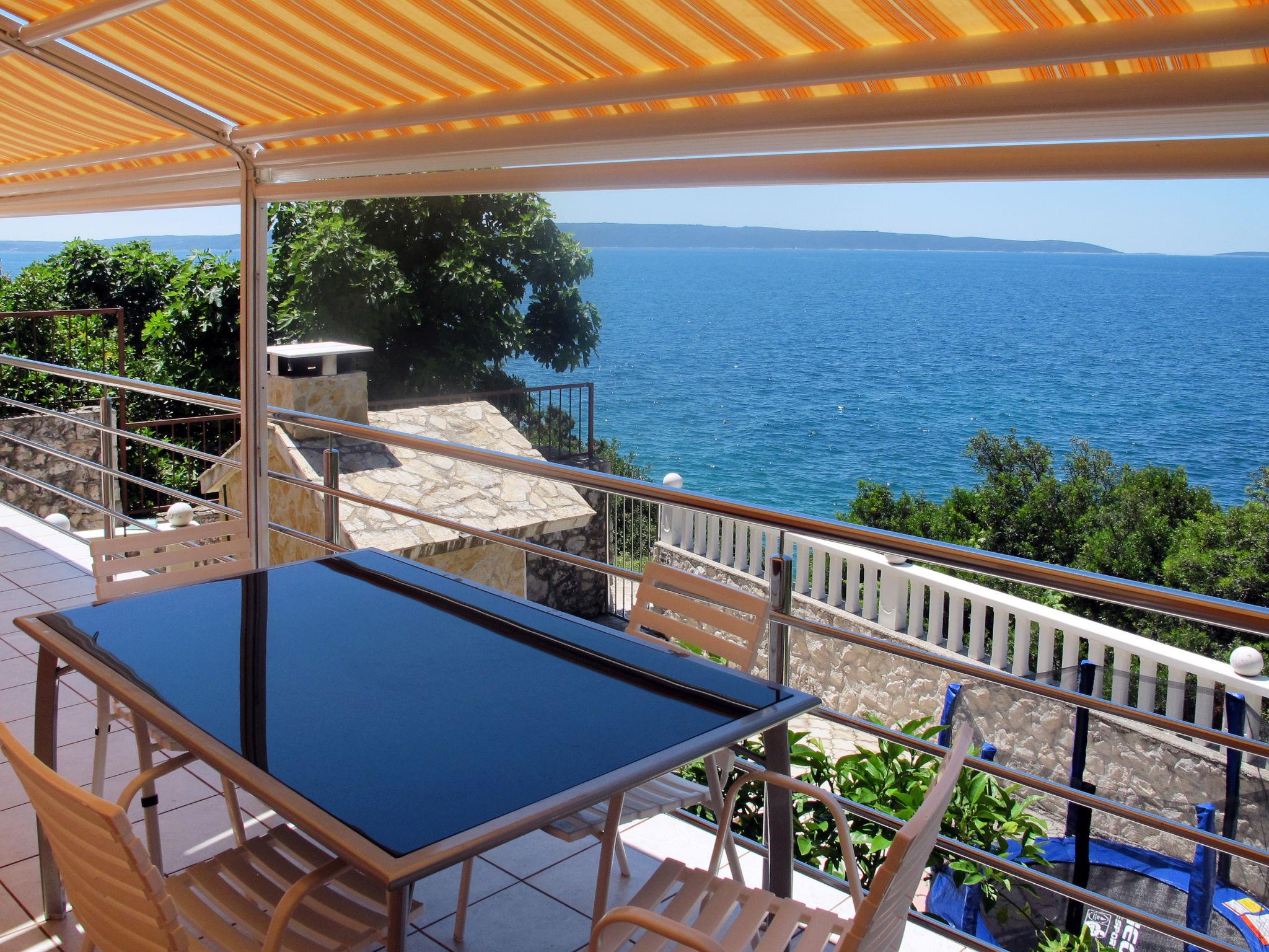 Foto 1 - Appartamento con 2 camere da letto a Okrug con terrazza e vista mare