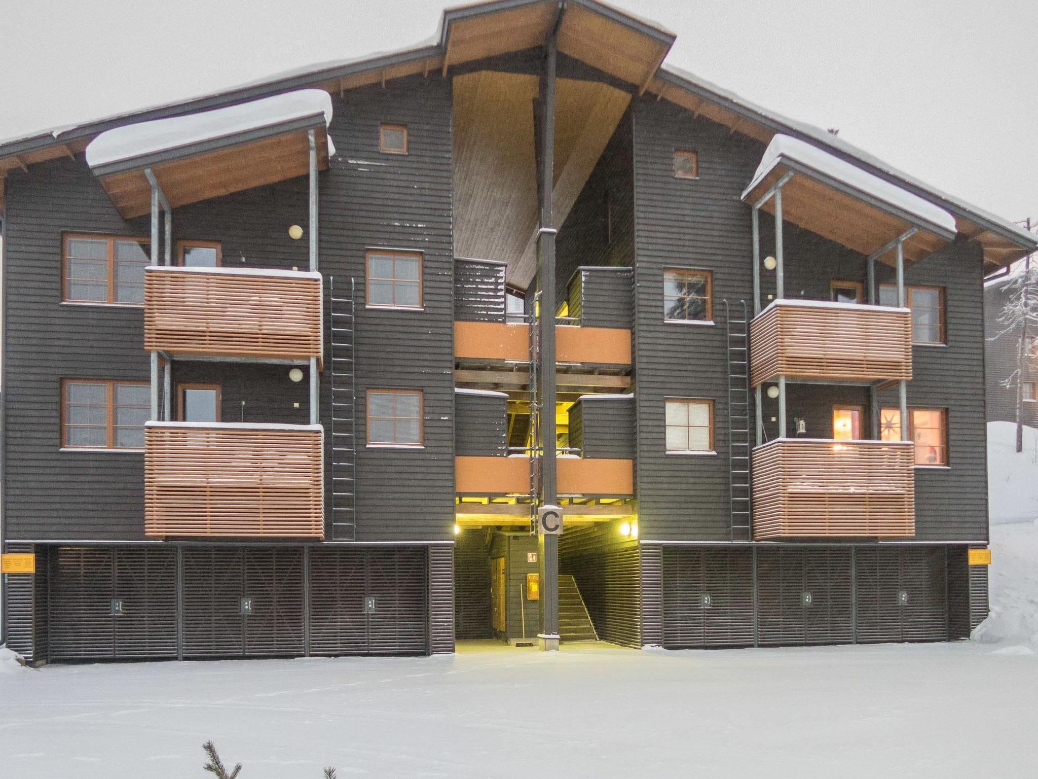 Foto 2 - Casa de 1 habitación en Kuusamo con sauna y vistas a la montaña