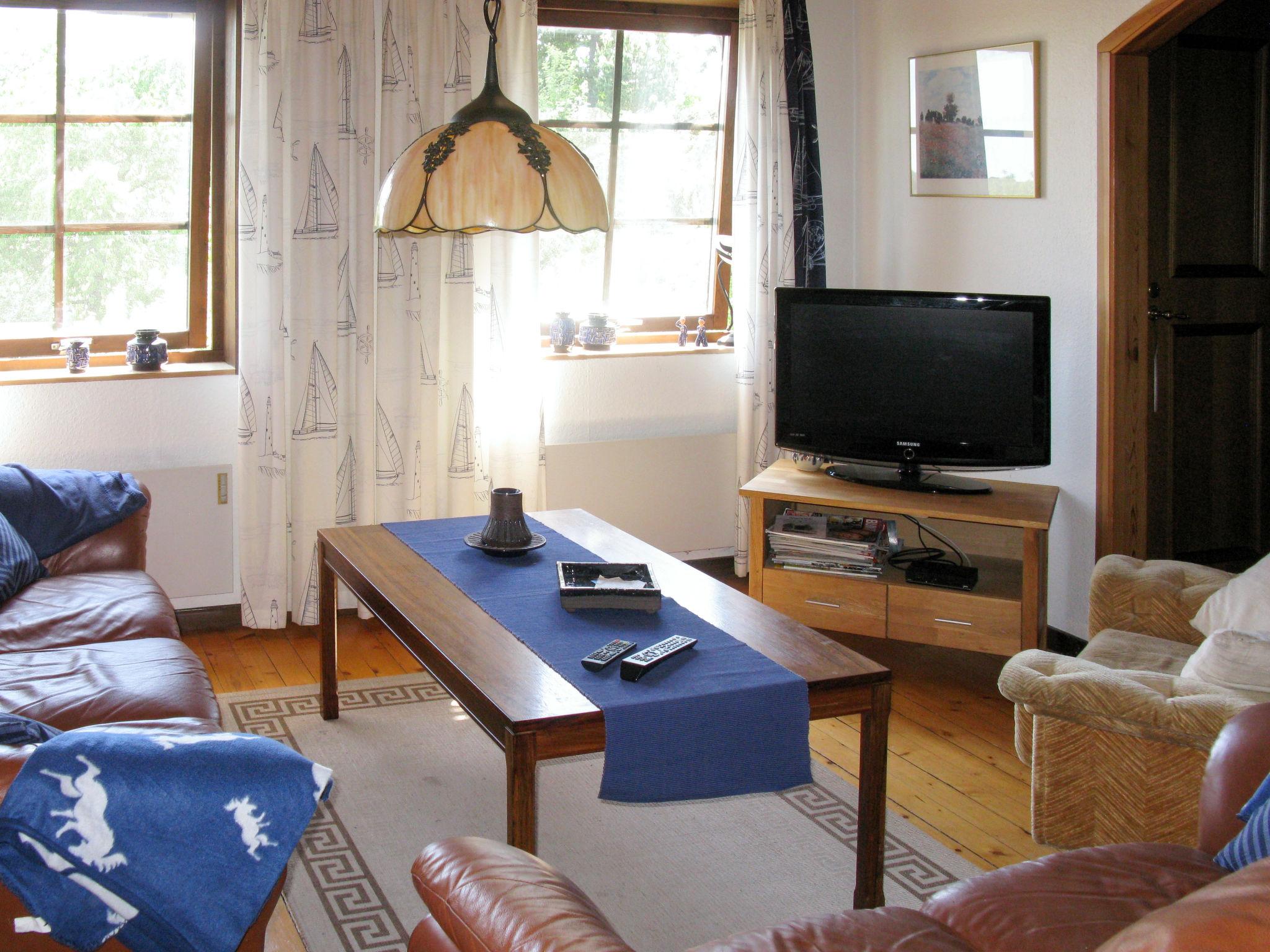 Photo 2 - Appartement de 2 chambres à Vikbolandet avec jardin