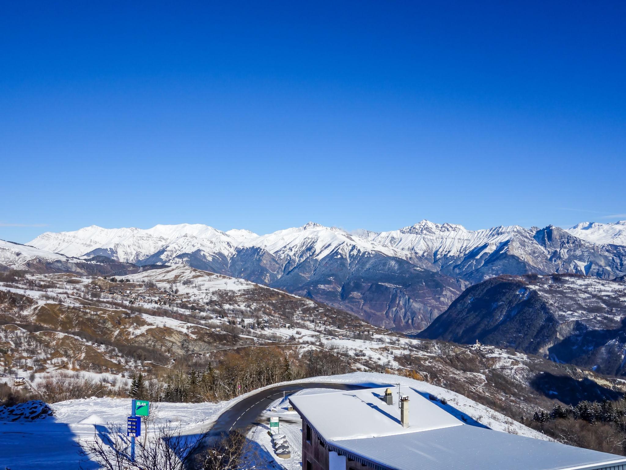 Foto 15 - Appartamento con 2 camere da letto a Villarembert con piscina e vista sulle montagne