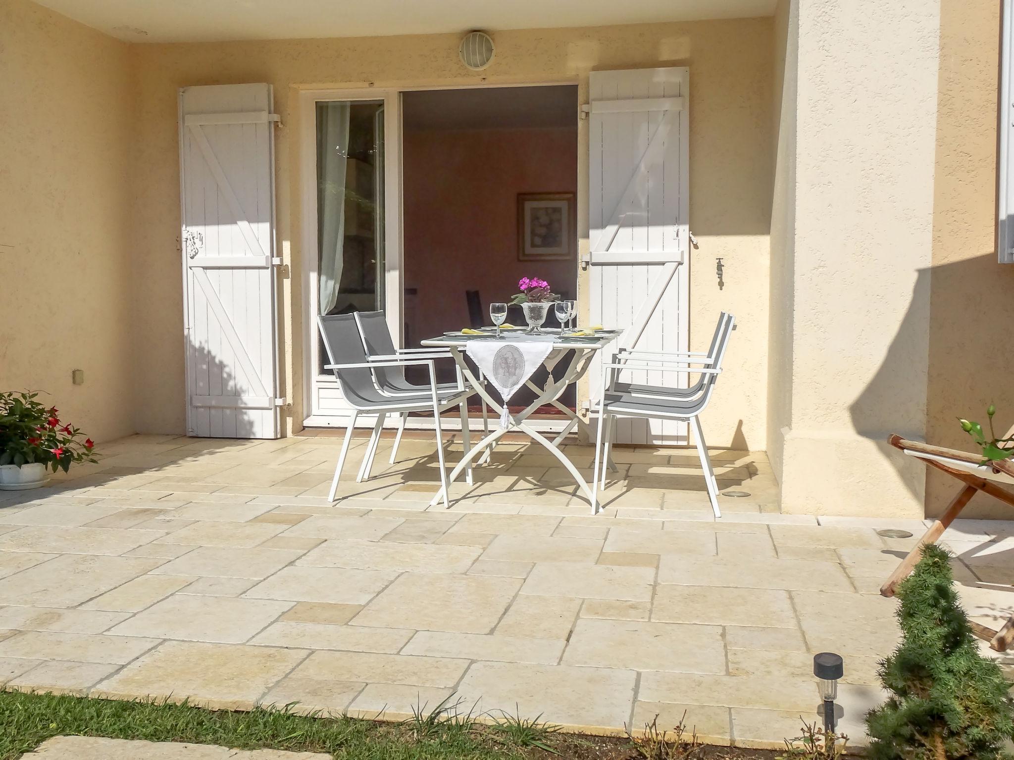 Foto 12 - Apartamento de 1 habitación en Cogolin con terraza y vistas al mar