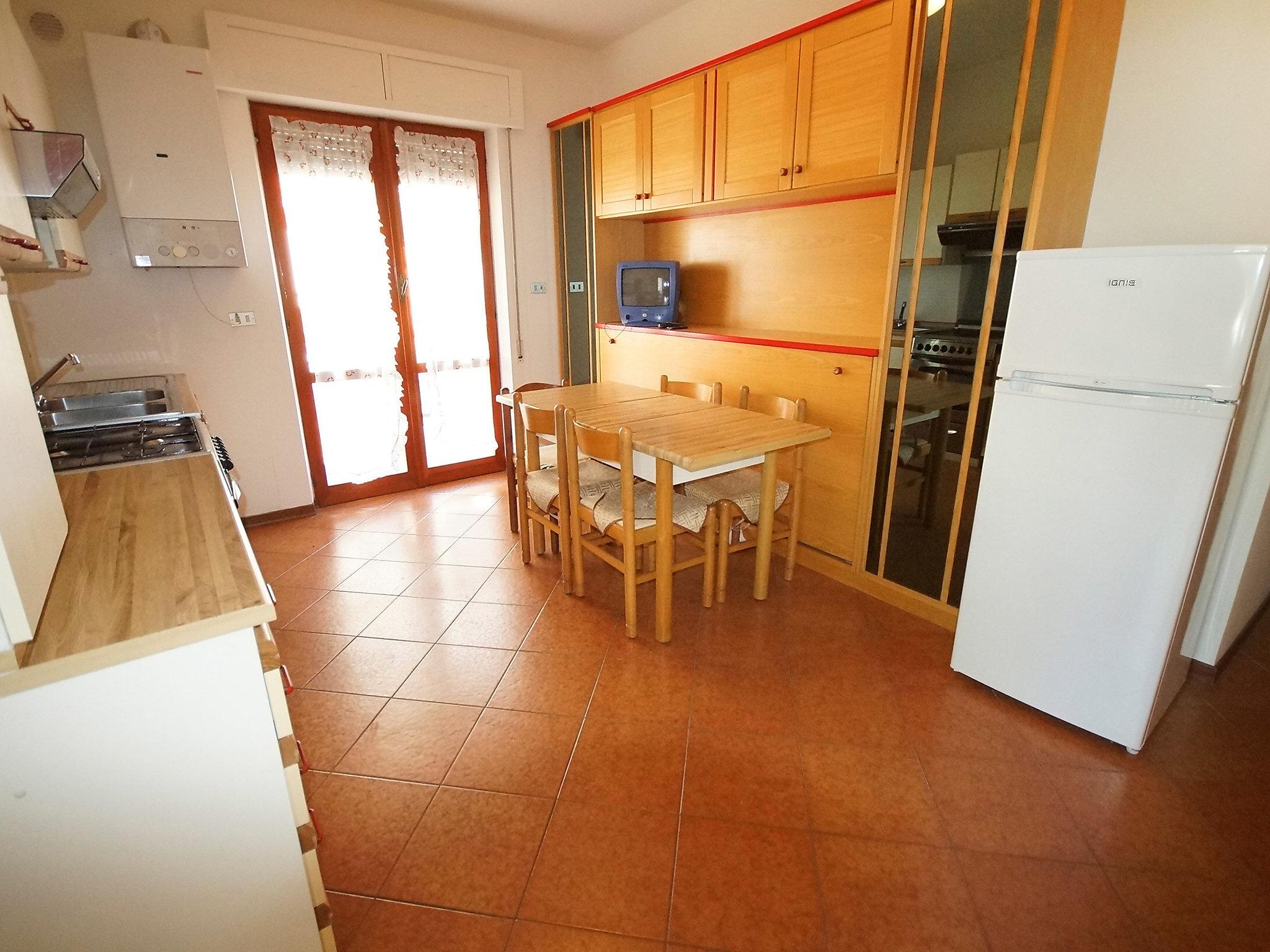 Foto 6 - Apartamento de 2 quartos em San Benedetto del Tronto com jardim e vistas do mar