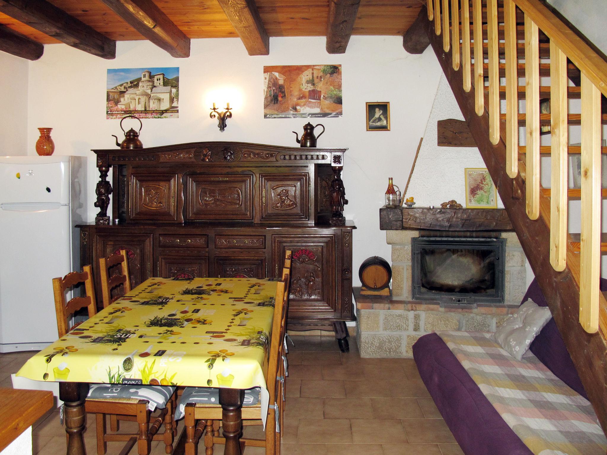 Foto 5 - Casa de 2 quartos em Saint-Genest-de-Beauzon com jardim e terraço