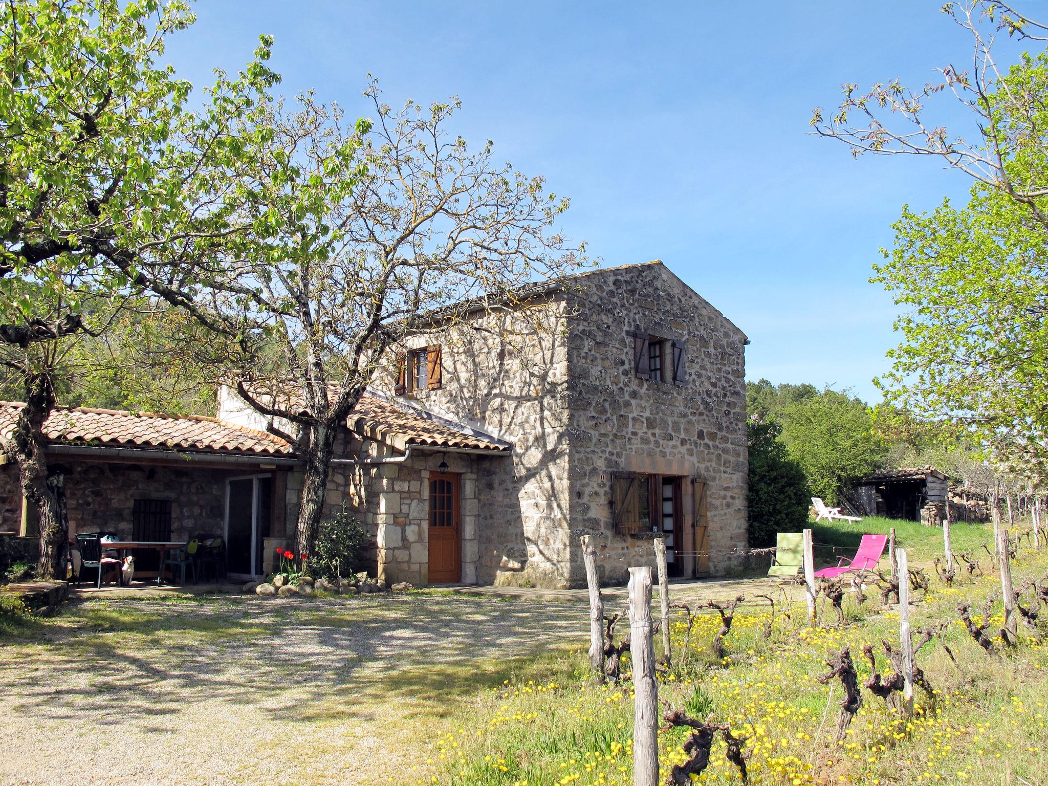 Photo 1 - Maison de 2 chambres à Saint-Genest-de-Beauzon avec jardin et terrasse