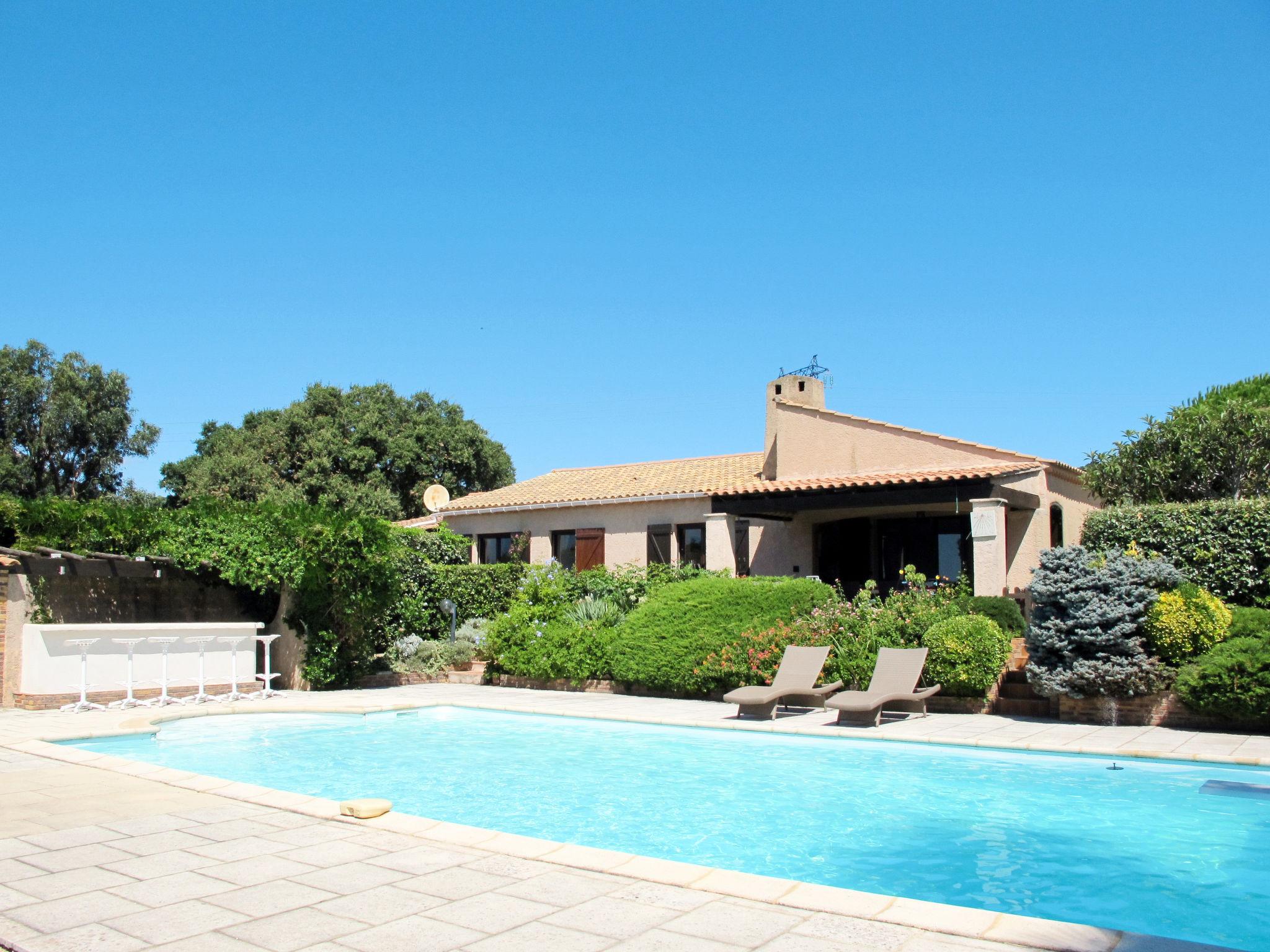 Foto 1 - Casa de 3 habitaciones en Grimaud con piscina privada y vistas al mar