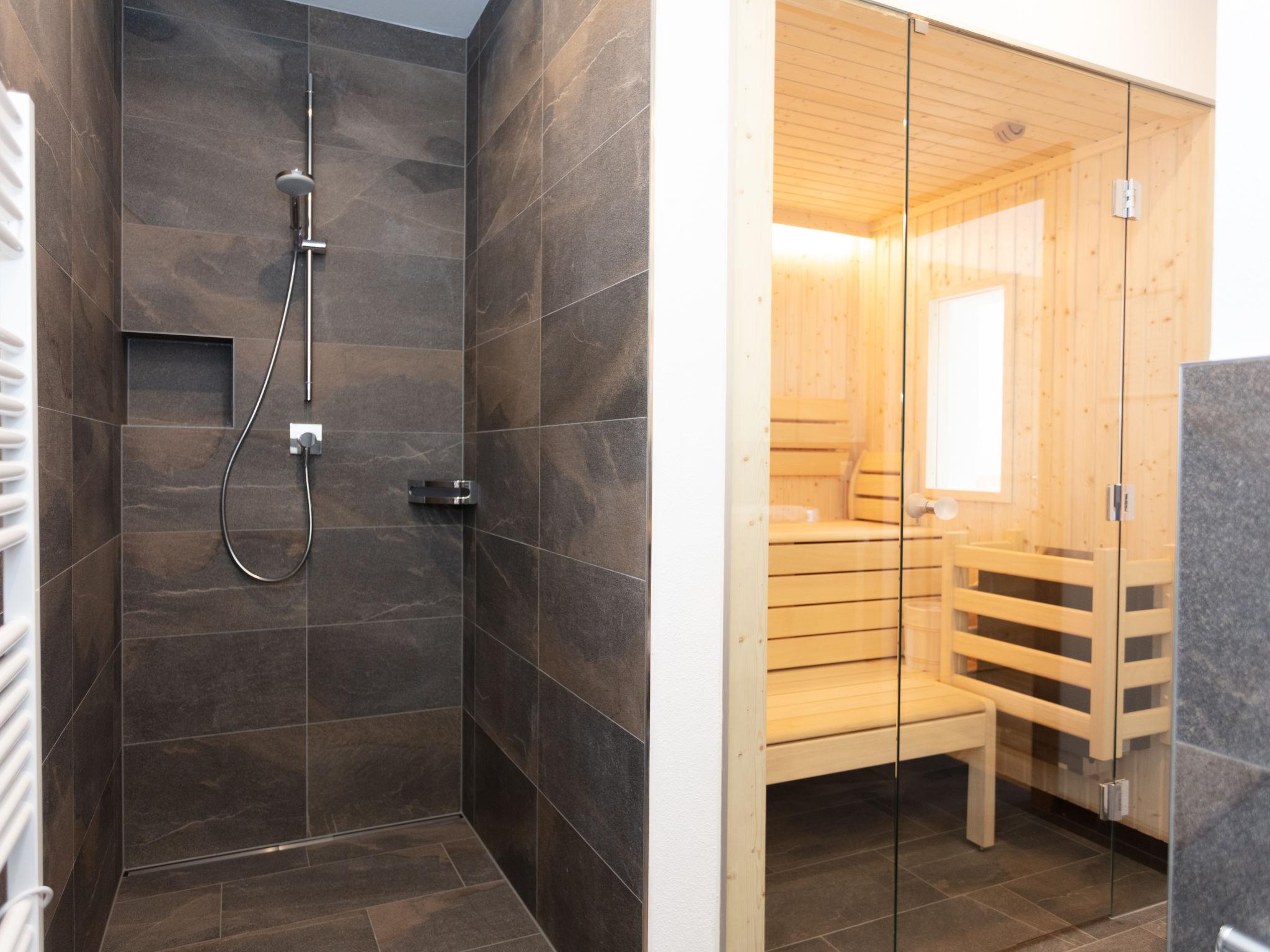 Foto 5 - Appartamento con 2 camere da letto a Zell am See con sauna e vista sulle montagne