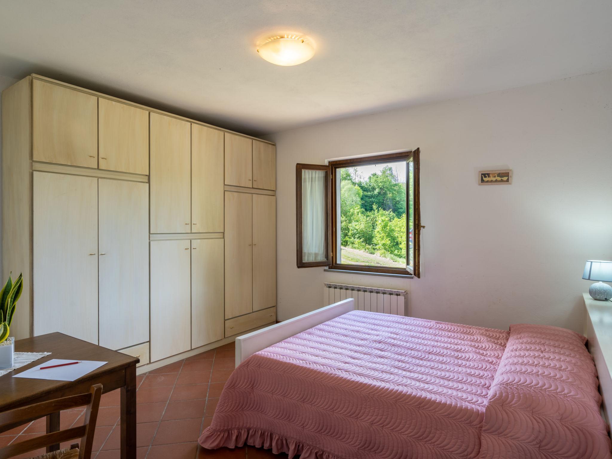 Photo 16 - 11 bedroom House in Civitella in Val di Chiana with private pool and garden