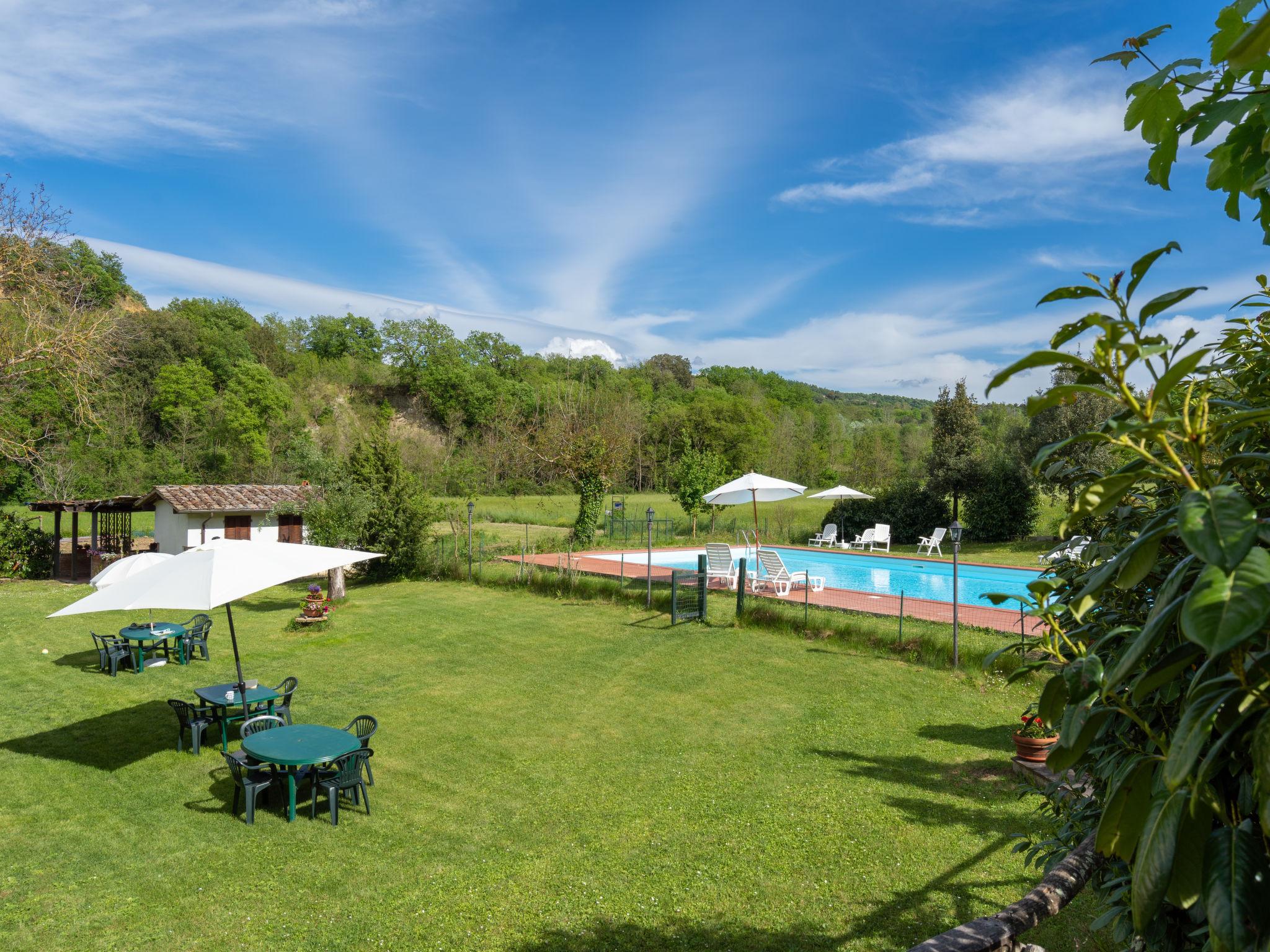 Photo 41 - 11 bedroom House in Civitella in Val di Chiana with private pool and garden