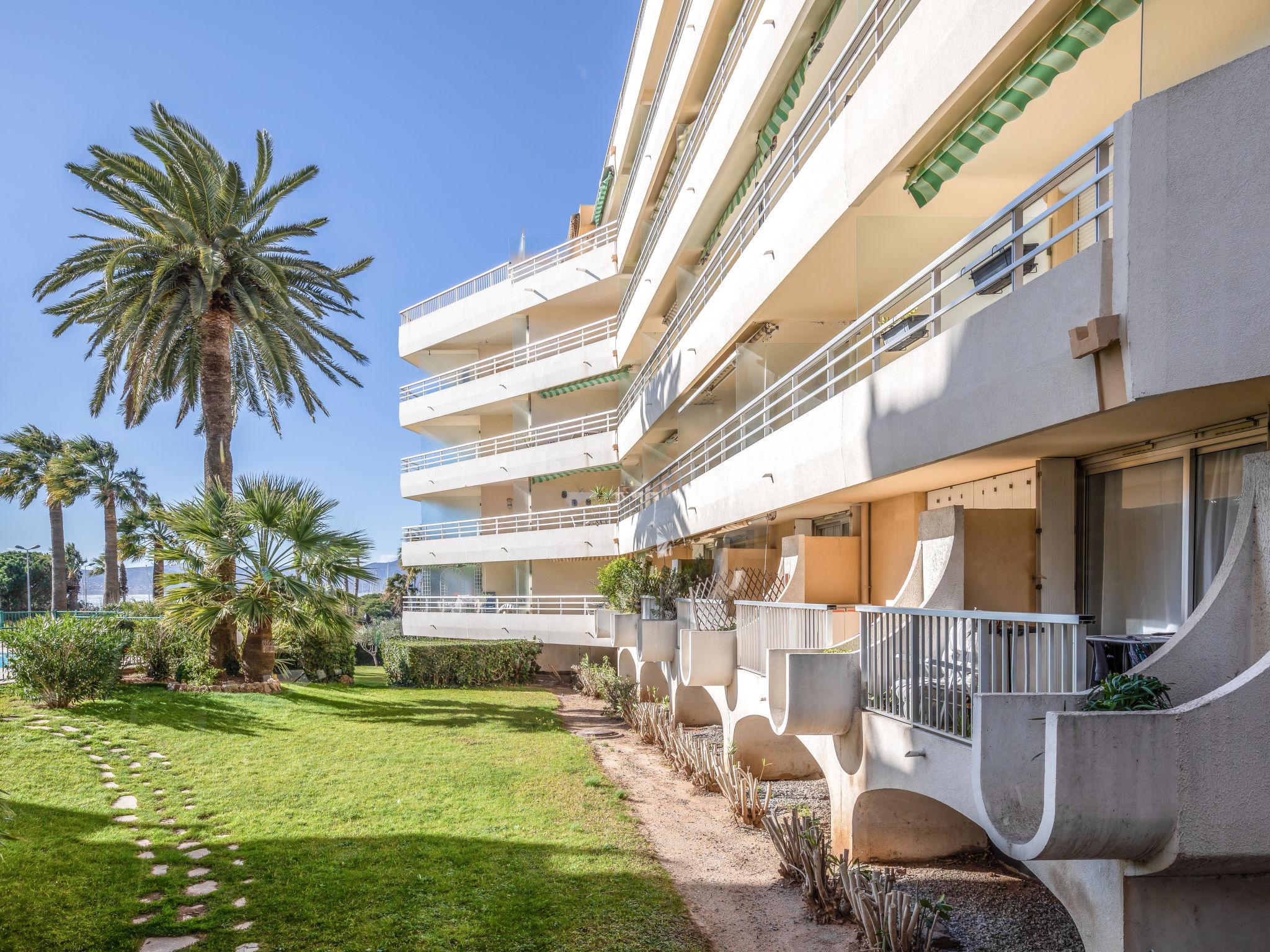 Photo 20 - Appartement de 1 chambre à Saint-Raphaël avec terrasse et vues à la mer