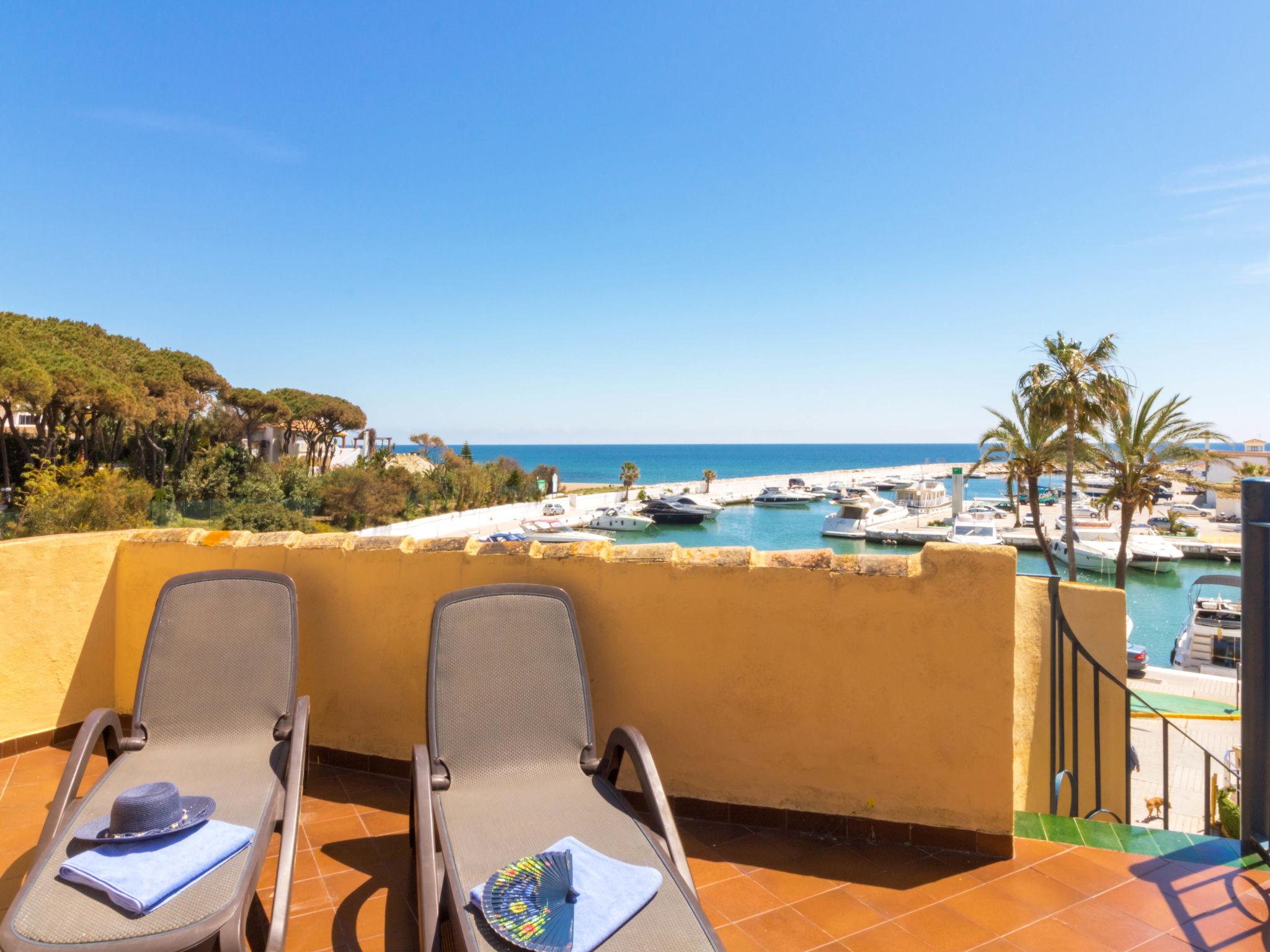 Photo 19 - 3 bedroom Apartment in Marbella with swimming pool and sea view