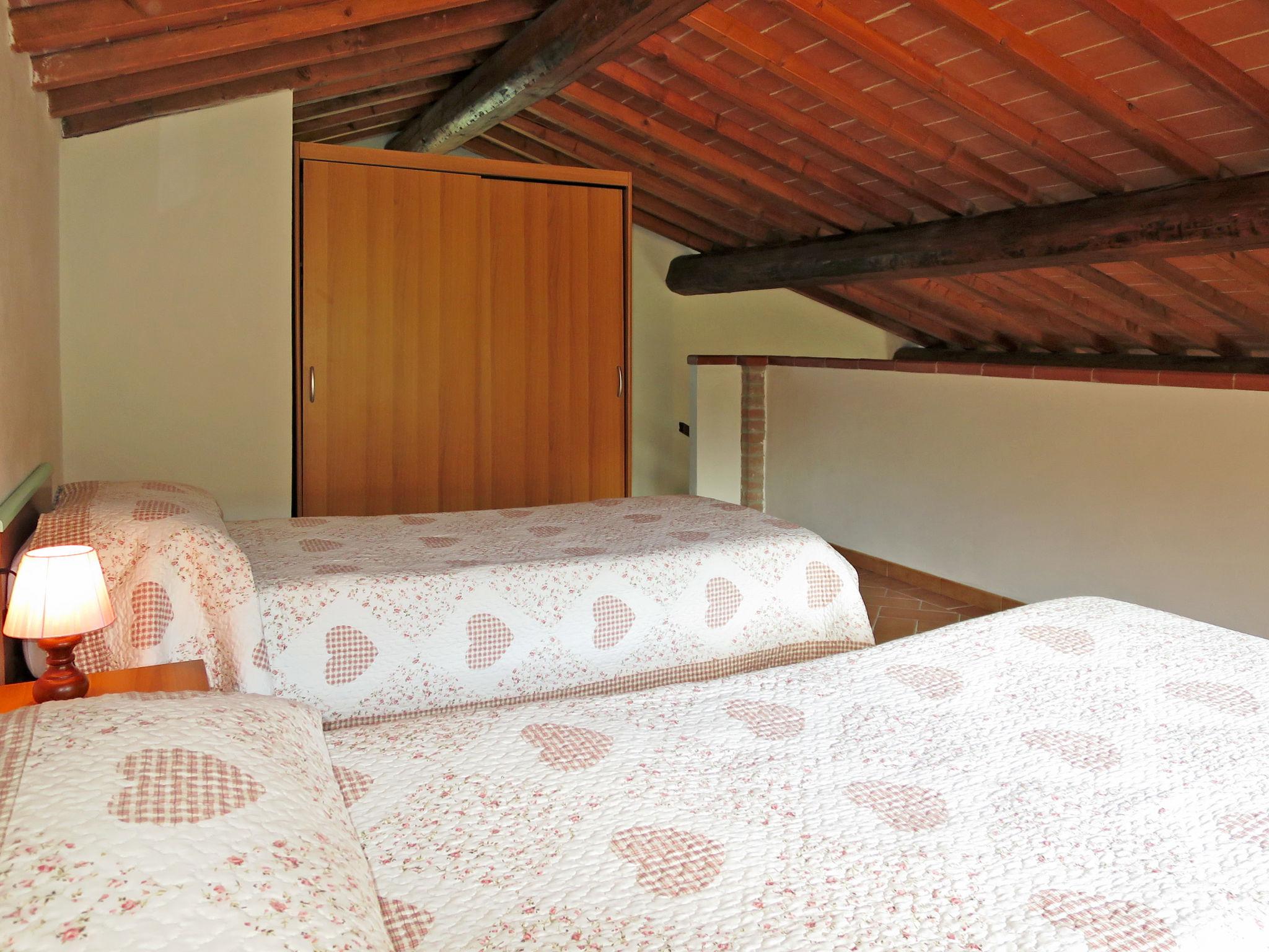 Foto 12 - Haus mit 1 Schlafzimmer in Volterra mit schwimmbad und garten