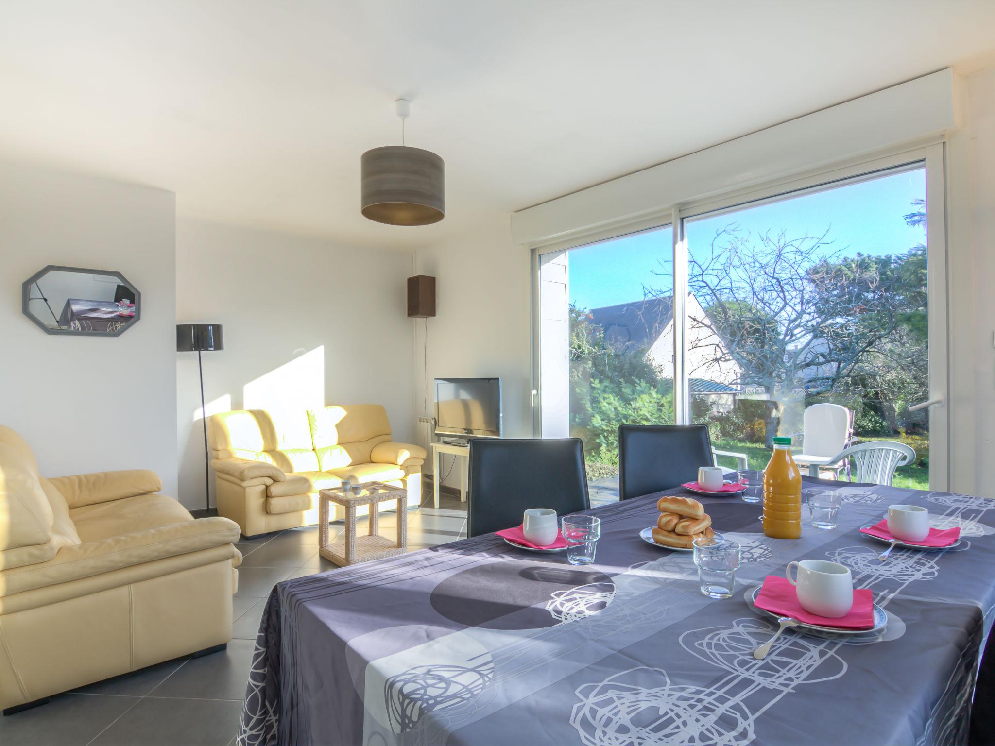 Foto 1 - Casa con 2 camere da letto a Saint-Pierre-Quiberon con terrazza e vista mare