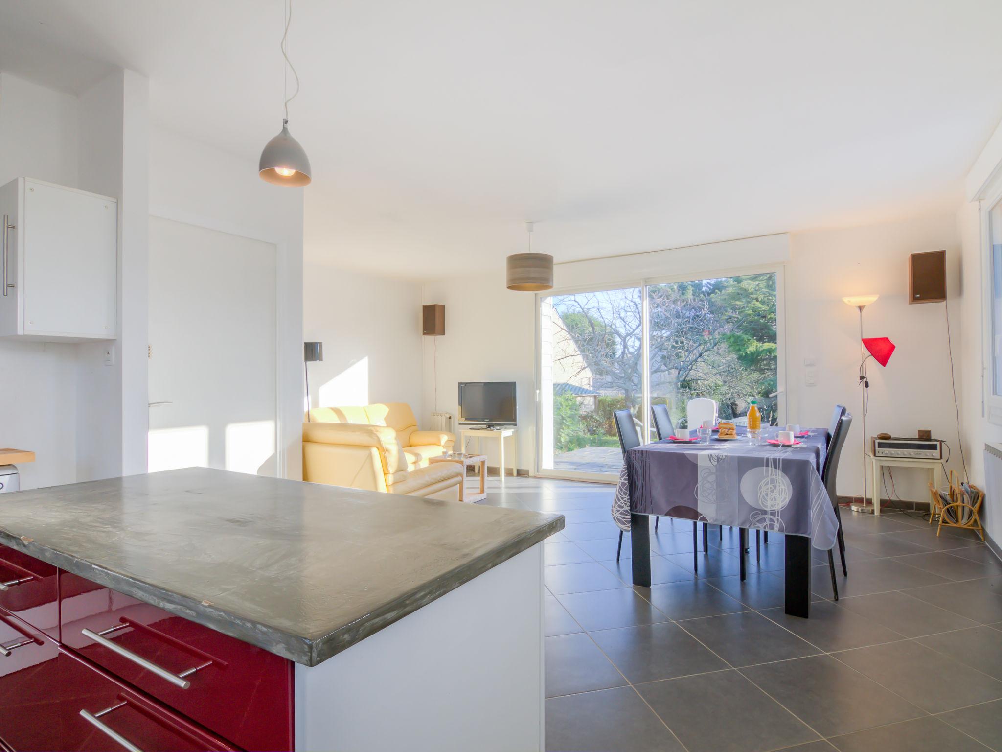 Photo 3 - 2 bedroom House in Saint-Pierre-Quiberon with terrace and sea view