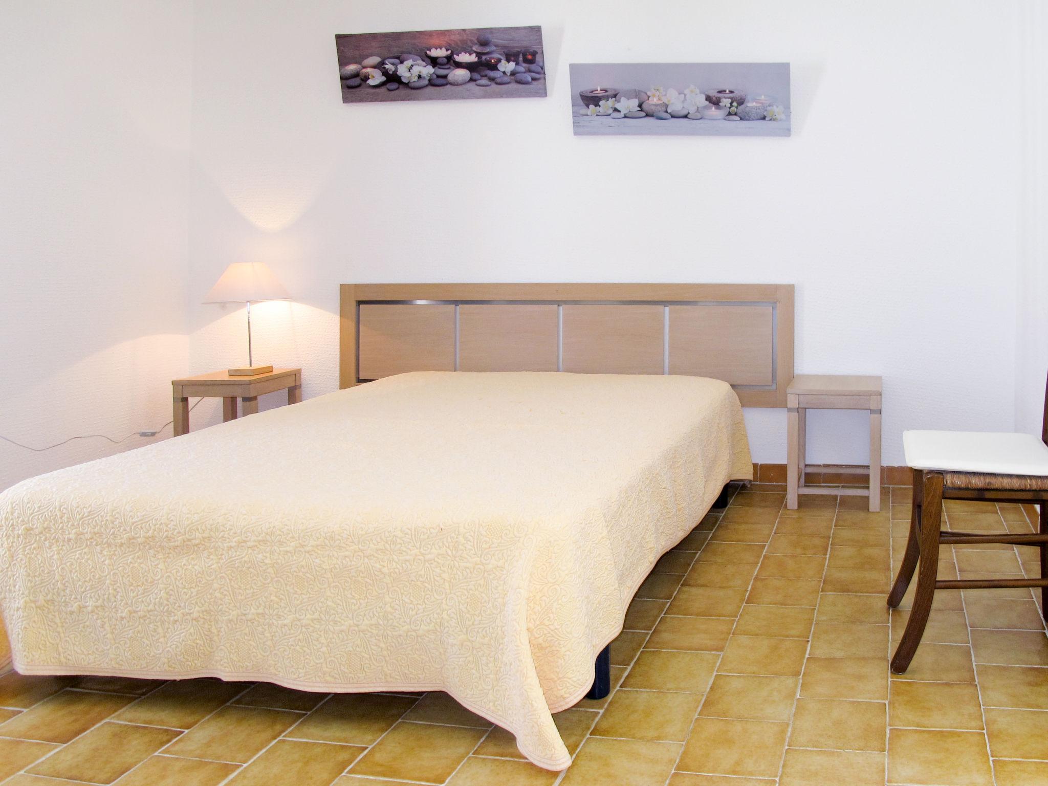 Foto 10 - Appartamento con 1 camera da letto a Valle-di-Campoloro con piscina e vista mare