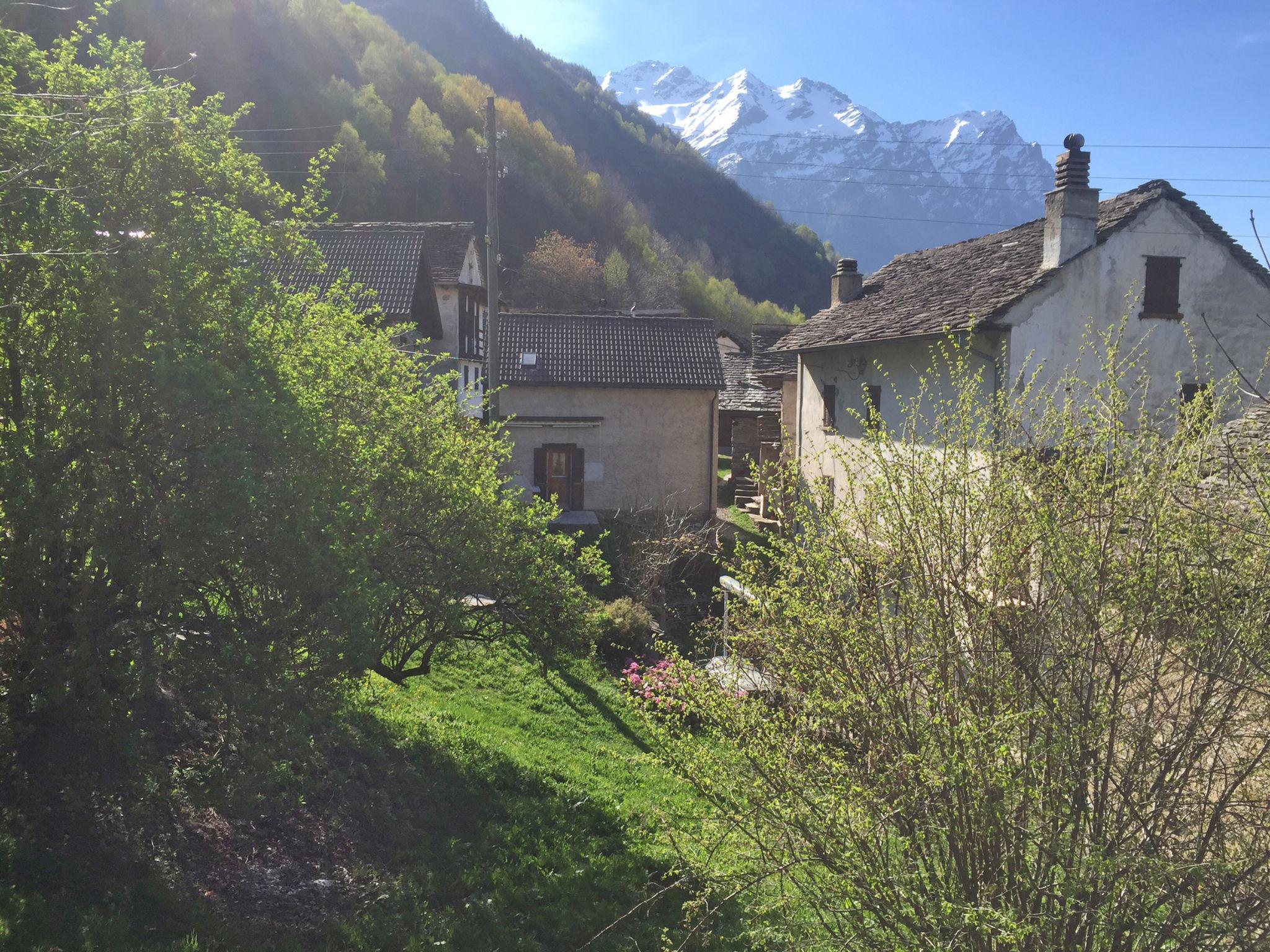 Photo 14 - Maison de 2 chambres à Blenio avec jardin et terrasse