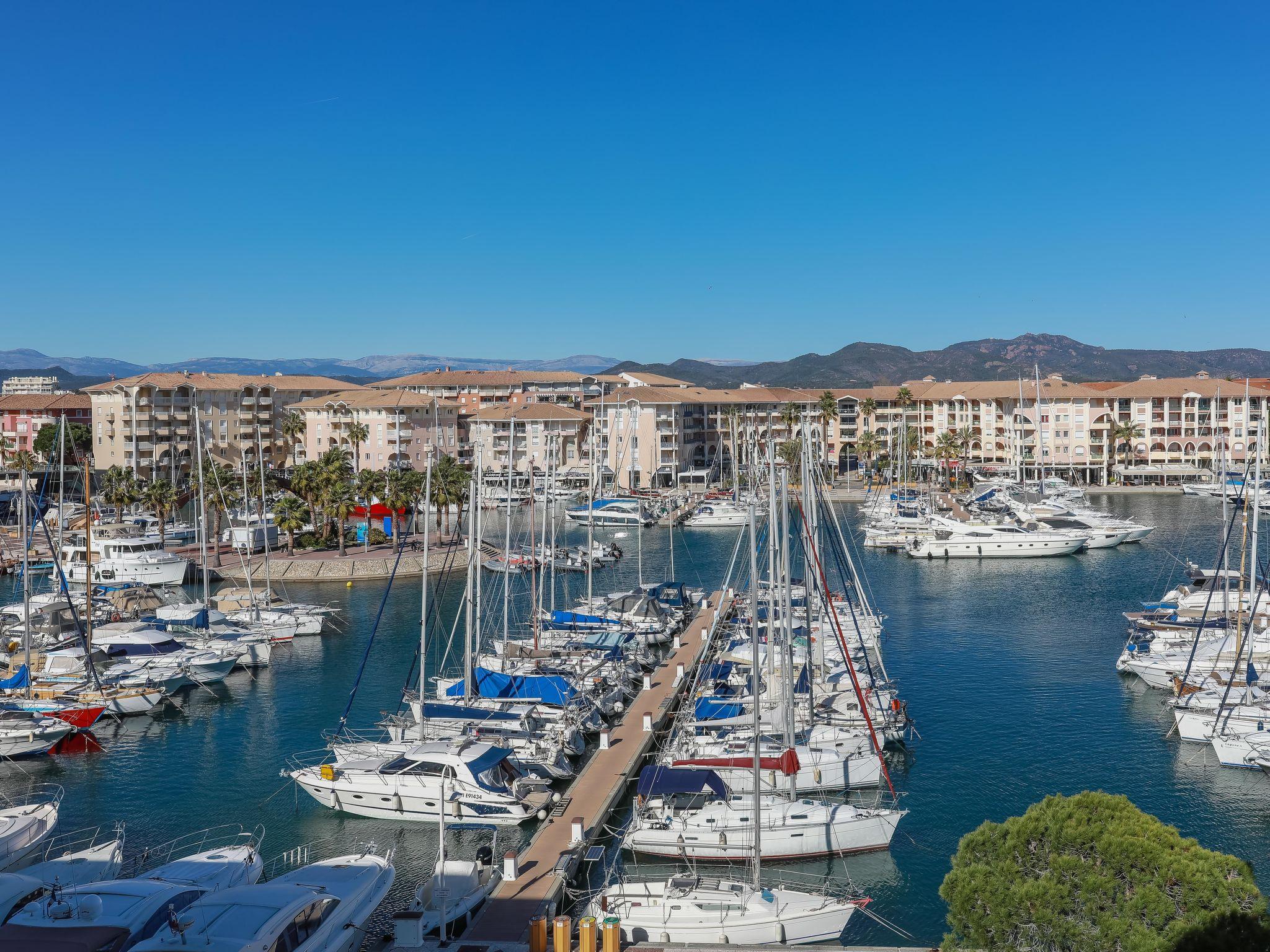 Photo 18 - Appartement de 1 chambre à Fréjus avec piscine et vues à la mer