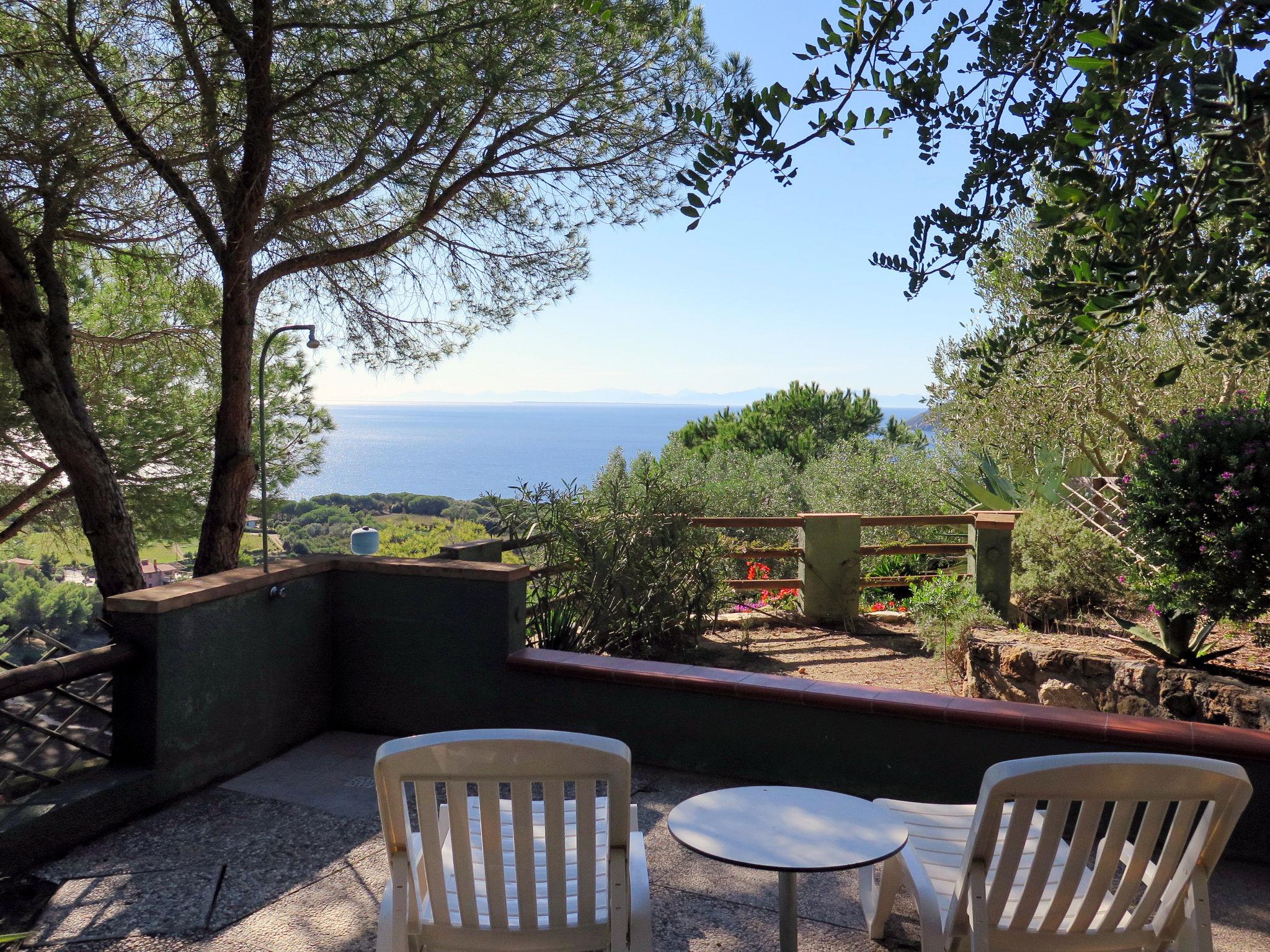 Foto 2 - Casa de 2 quartos em Capoliveri com jardim e vistas do mar