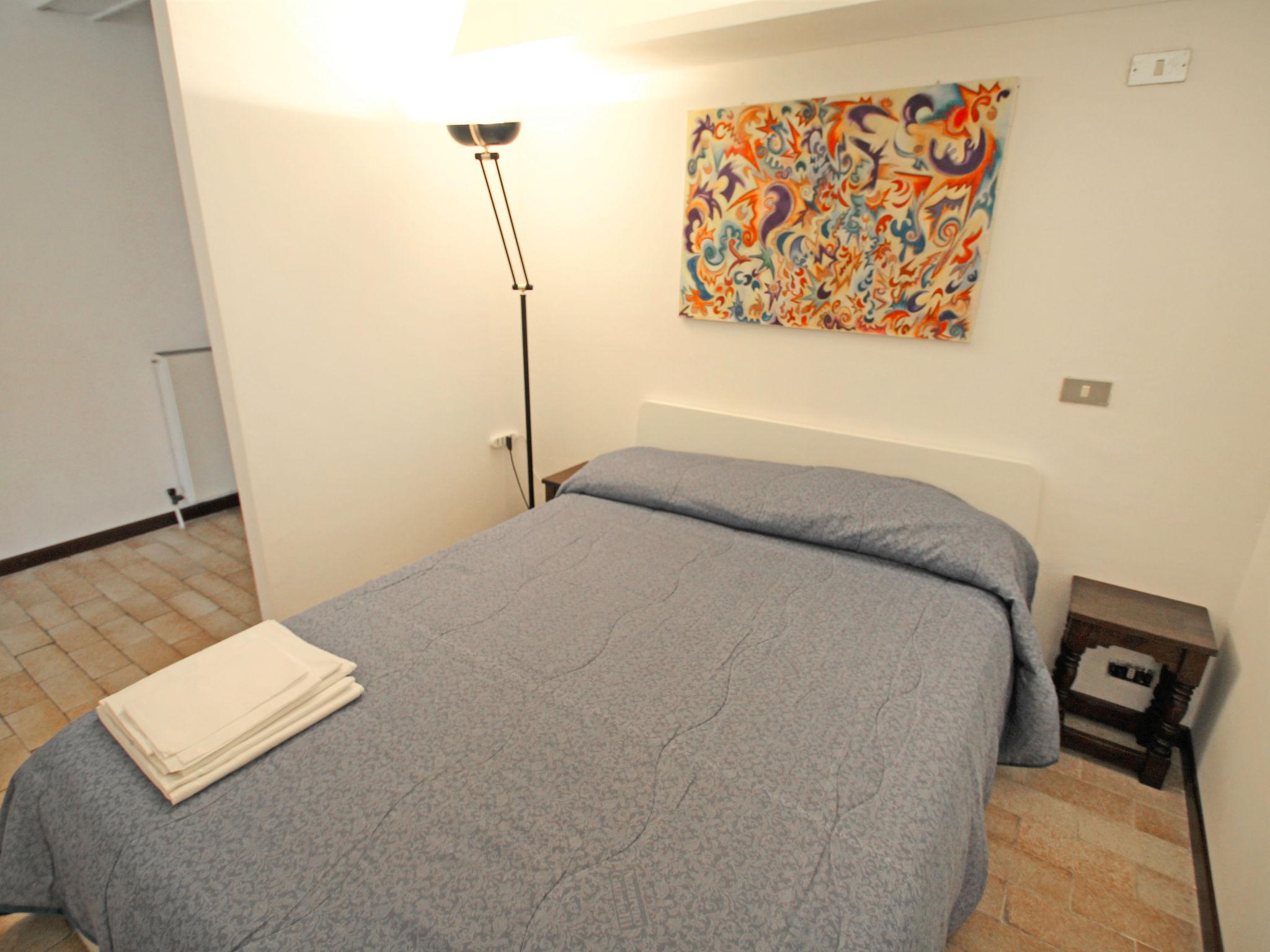 Foto 10 - Appartamento con 1 camera da letto a Porto Valtravaglia con piscina e giardino