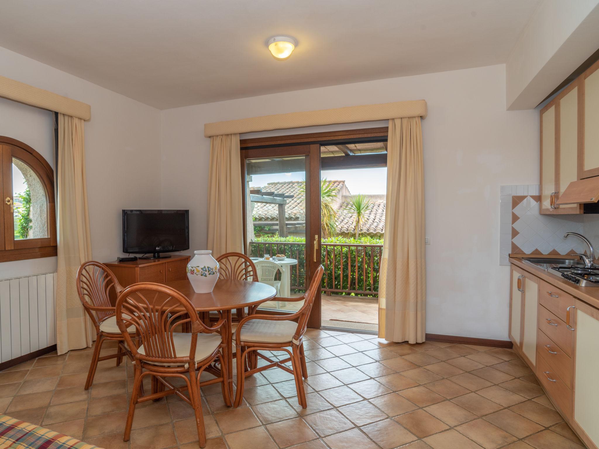 Photo 6 - Maison de 1 chambre à Loiri Porto San Paolo avec piscine et jardin