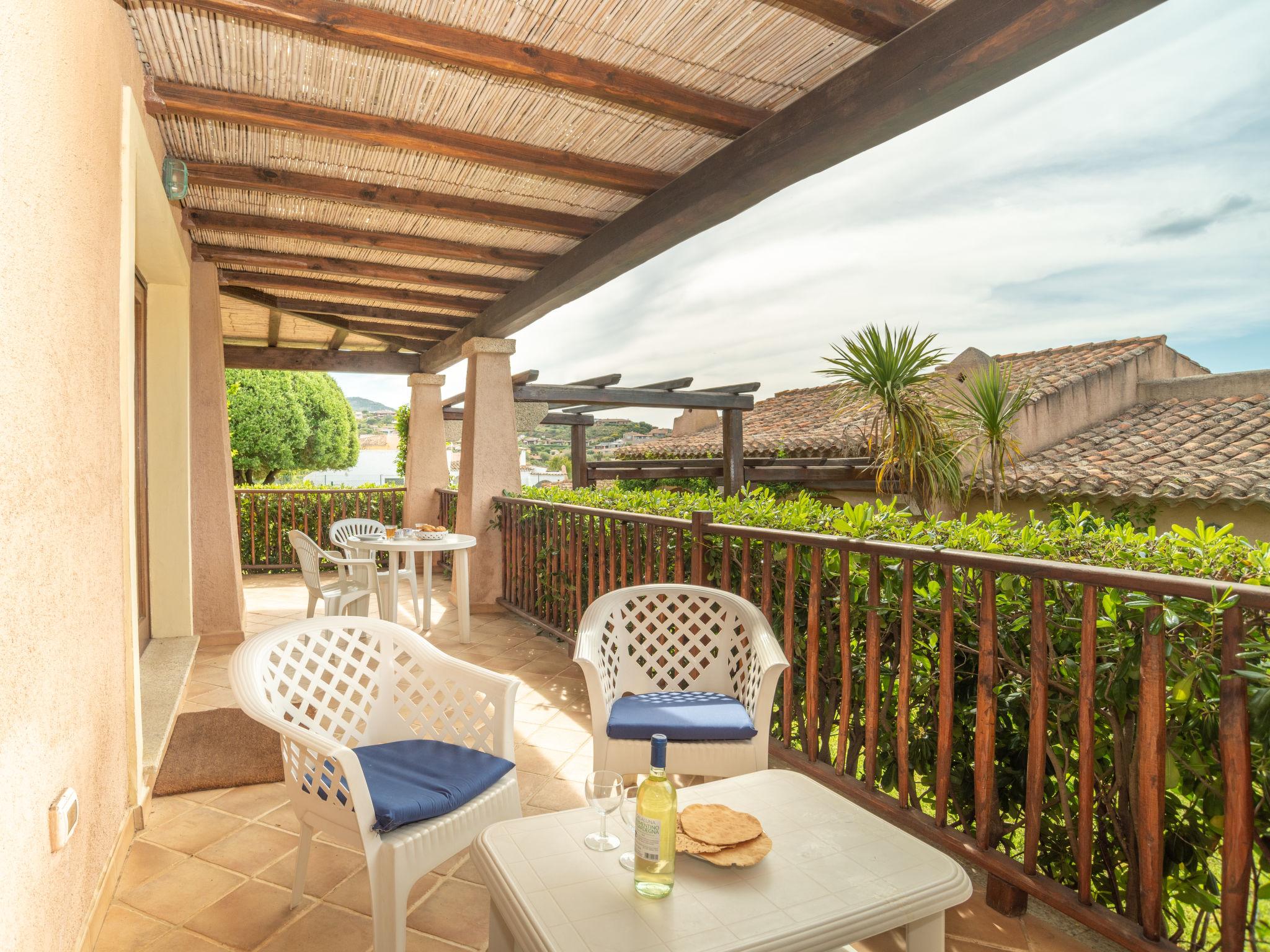 Foto 15 - Haus mit 1 Schlafzimmer in Loiri Porto San Paolo mit schwimmbad und blick aufs meer