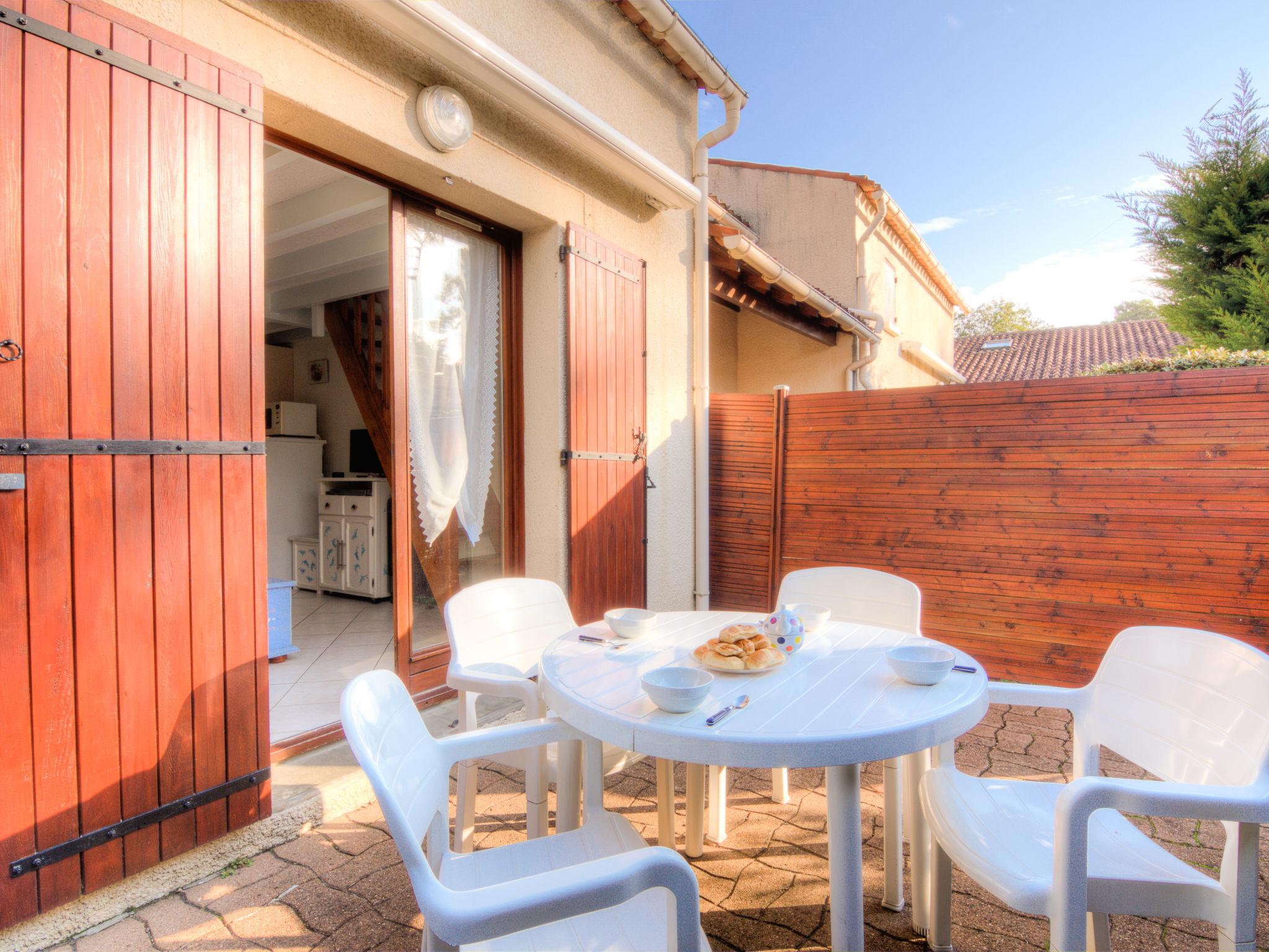 Photo 11 - Maison de 2 chambres à Saint-Georges-de-Didonne avec terrasse et vues à la mer