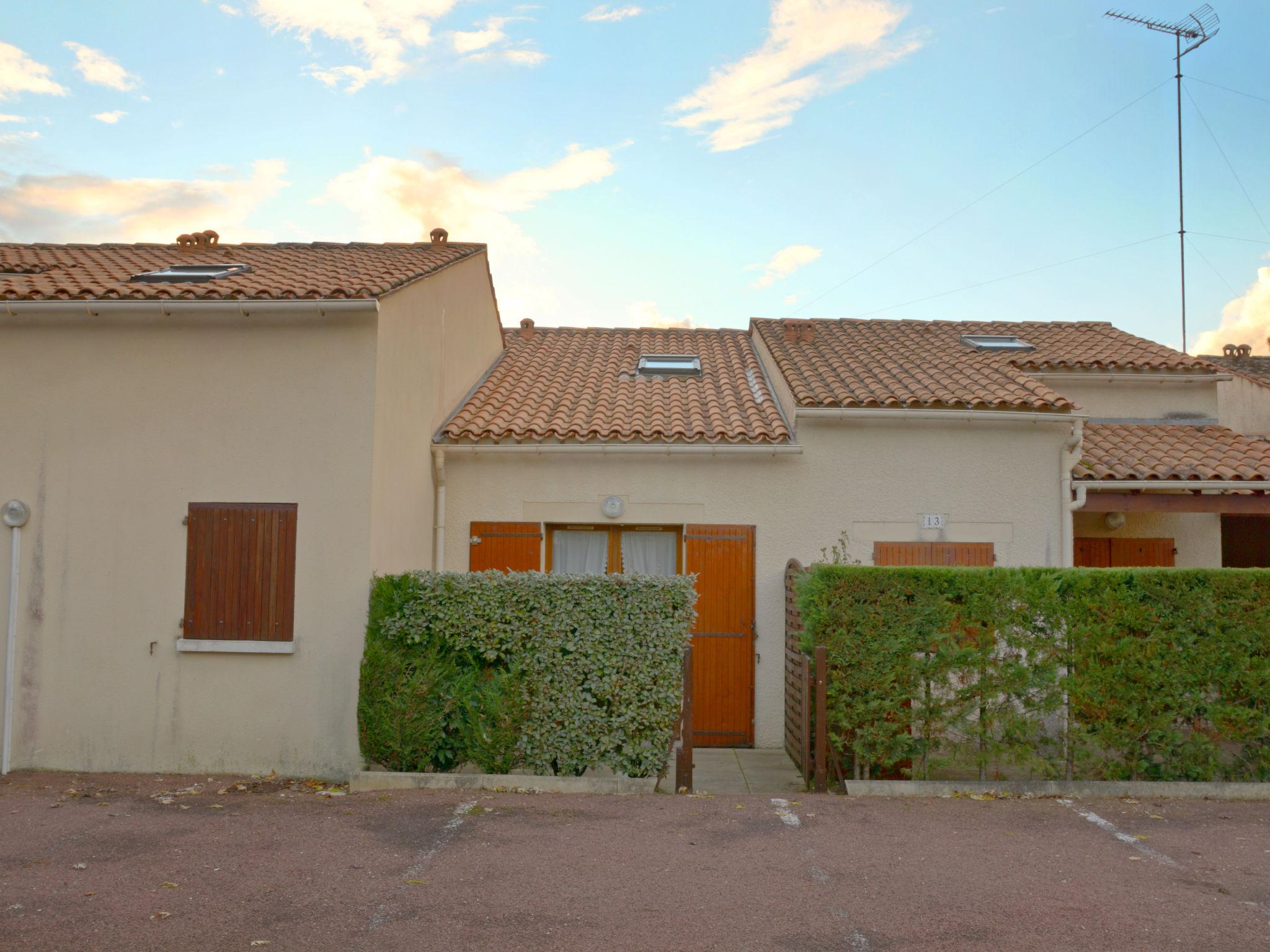 Foto 15 - Haus mit 1 Schlafzimmer in Saint-Georges-de-Didonne mit terrasse und blick aufs meer