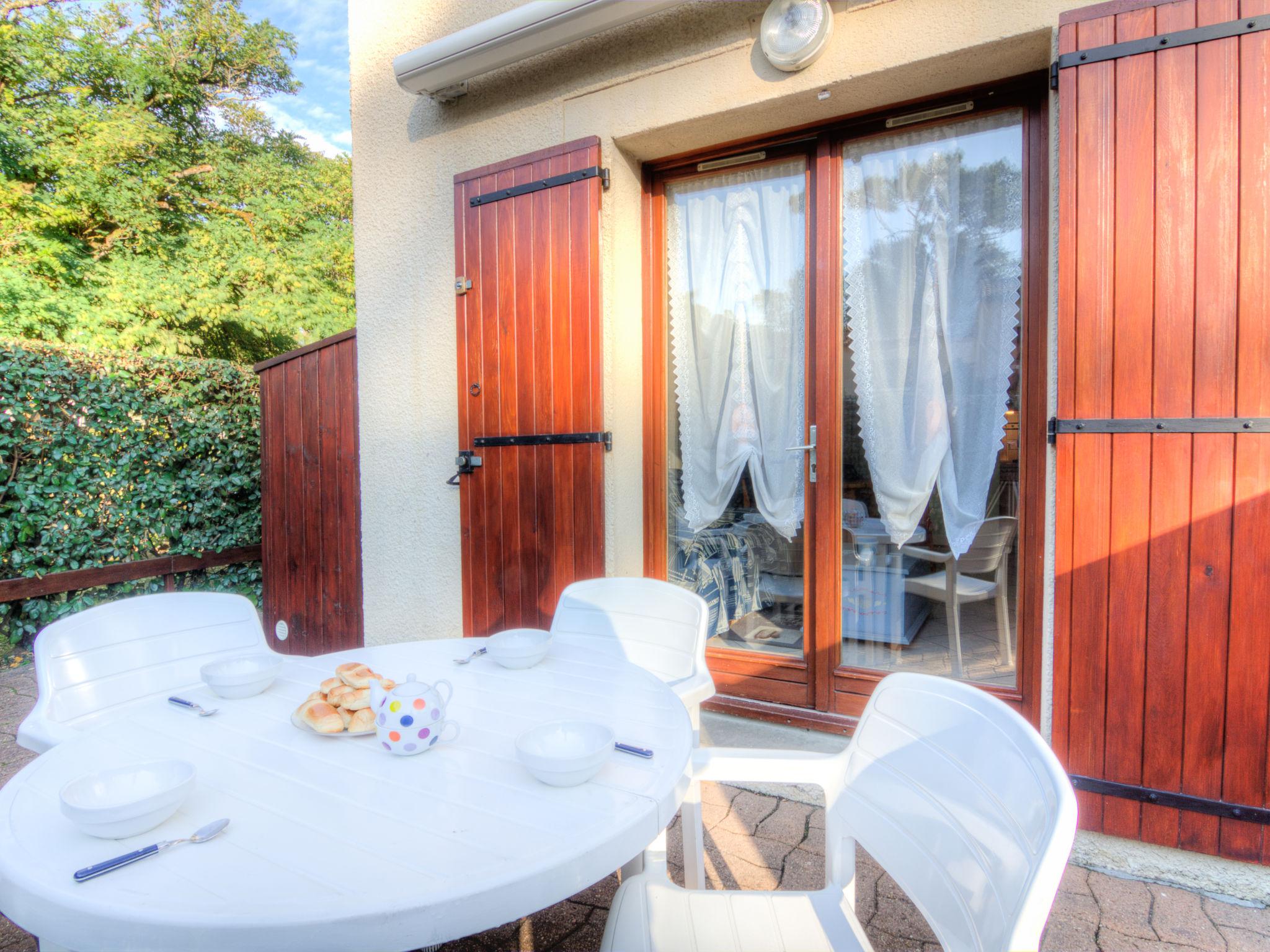 Foto 10 - Haus mit 2 Schlafzimmern in Saint-Georges-de-Didonne mit terrasse und blick aufs meer