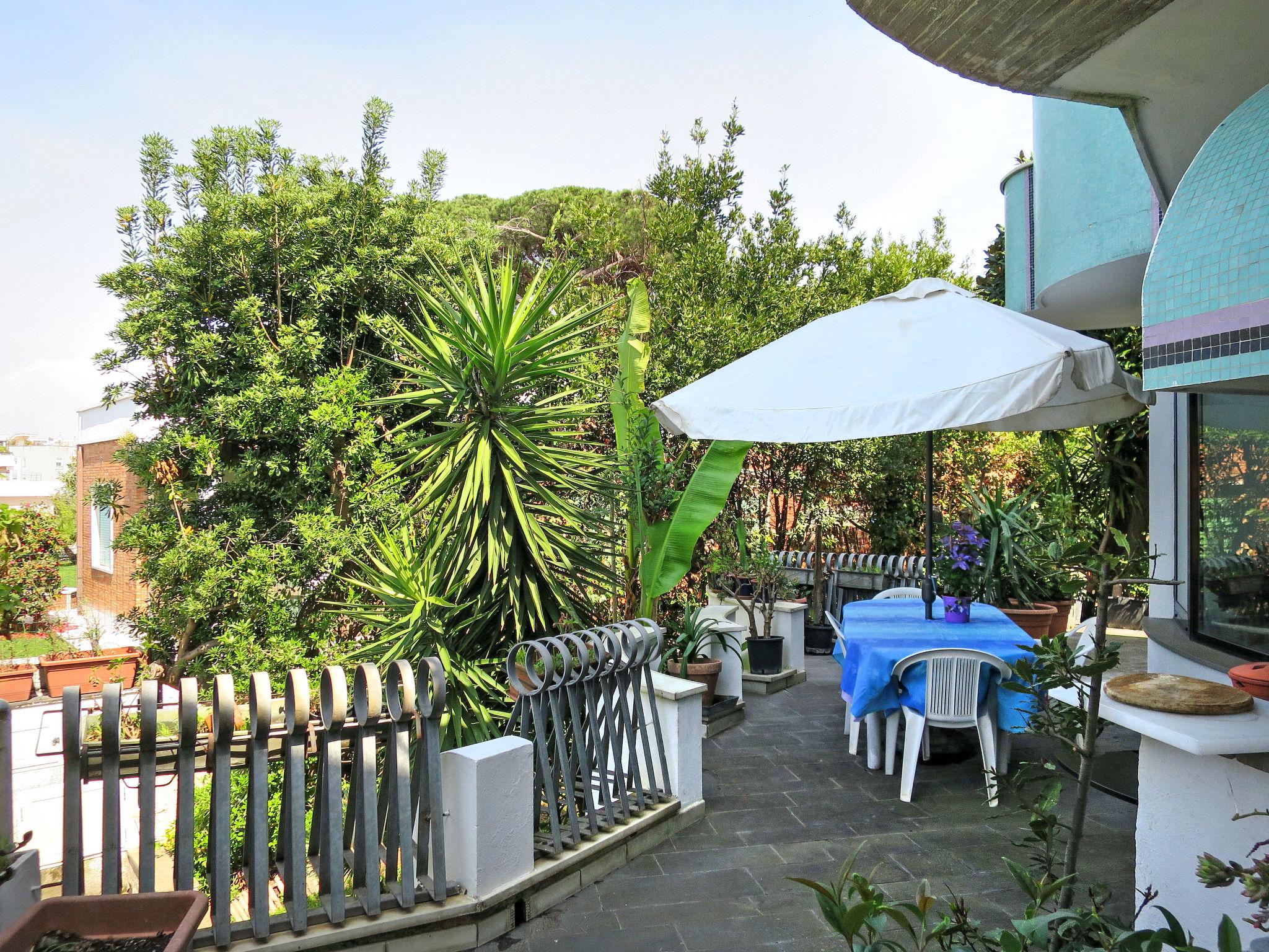 Photo 30 - Maison de 4 chambres à Nettuno avec jardin et terrasse