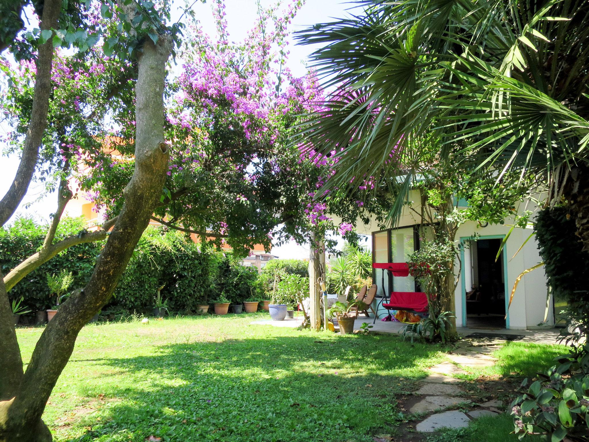 Photo 34 - Maison de 4 chambres à Nettuno avec jardin et terrasse