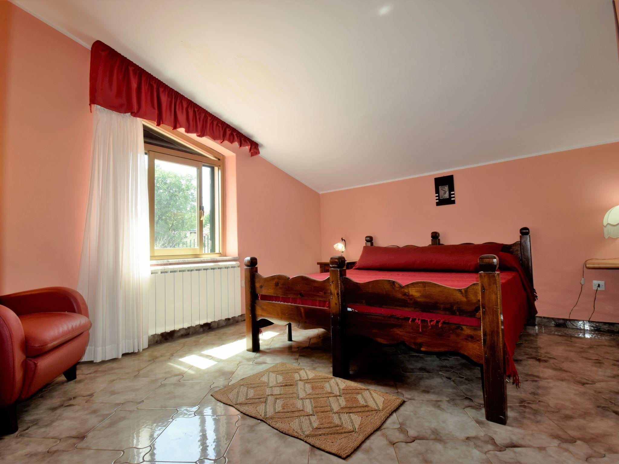 Photo 15 - 1 bedroom Apartment in Piedimonte Etneo with swimming pool and garden