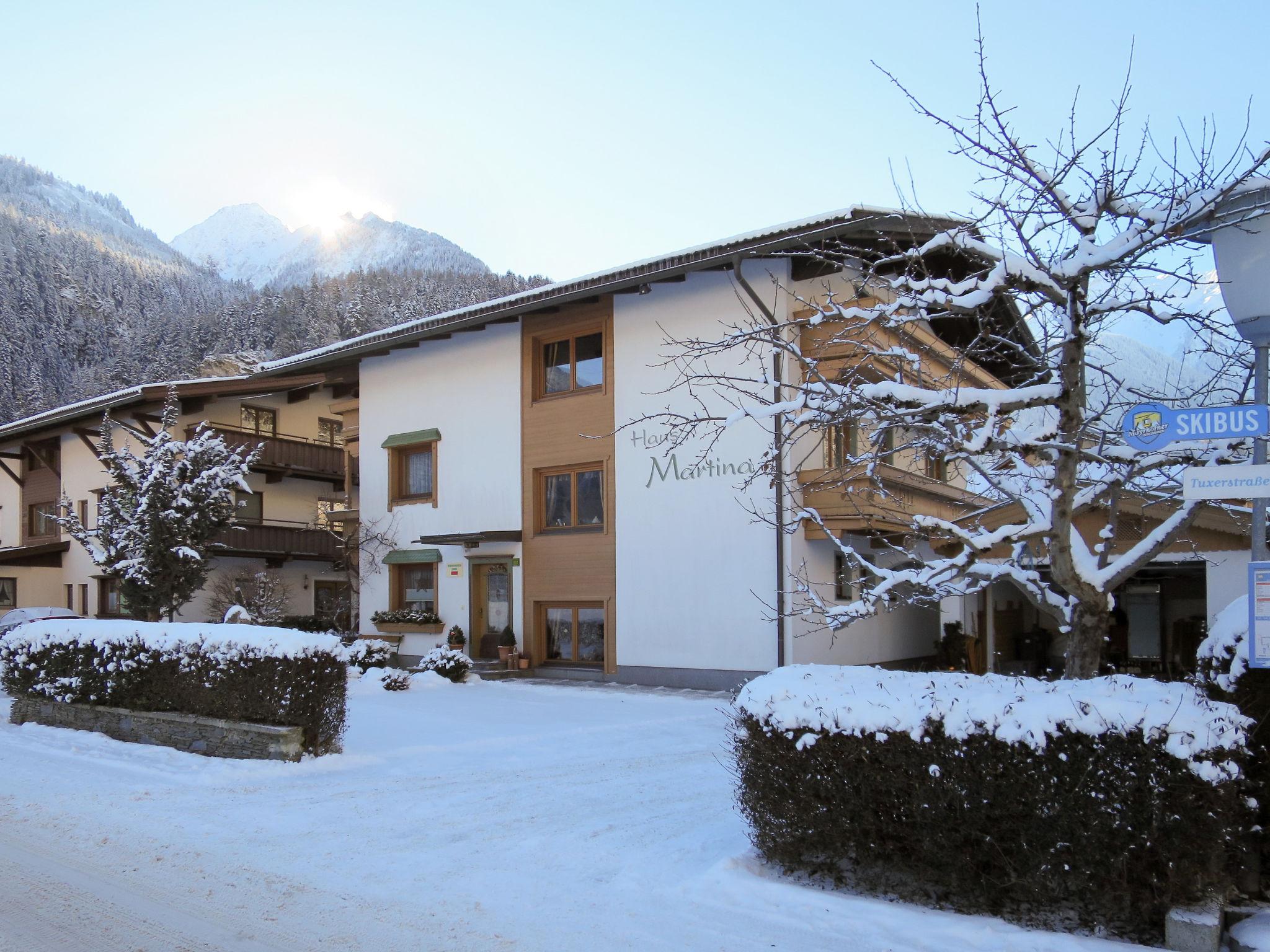 Foto 8 - Appartamento con 3 camere da letto a Mayrhofen con vista sulle montagne