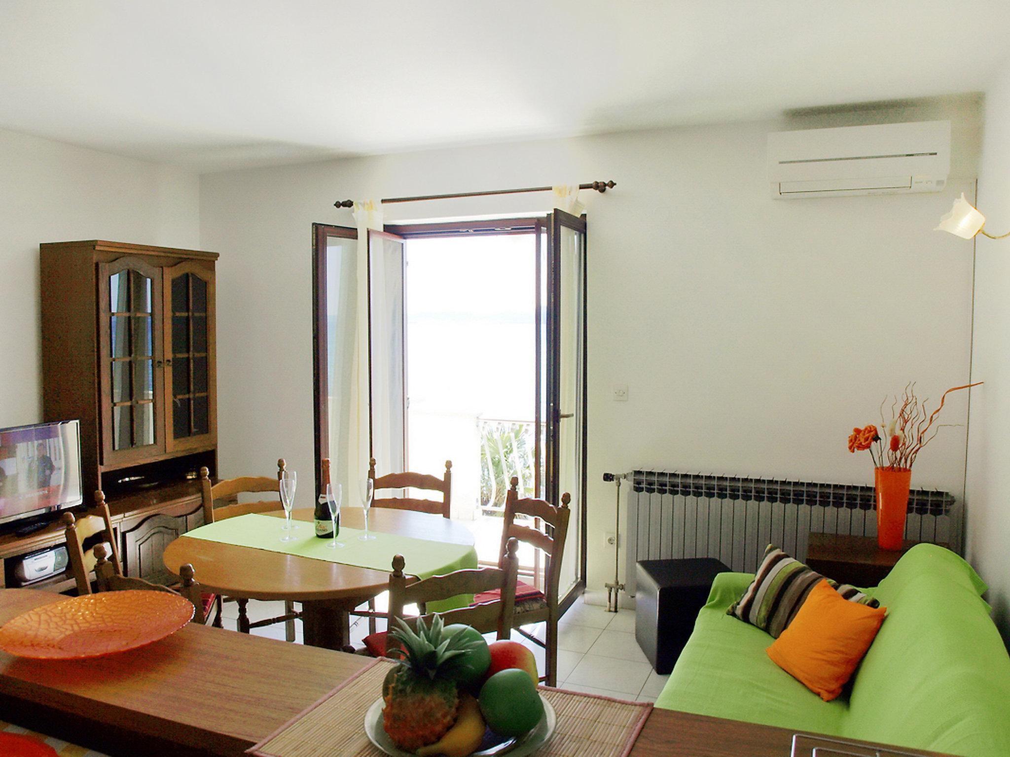 Foto 3 - Apartamento de 3 quartos em Zadar com jardim e terraço