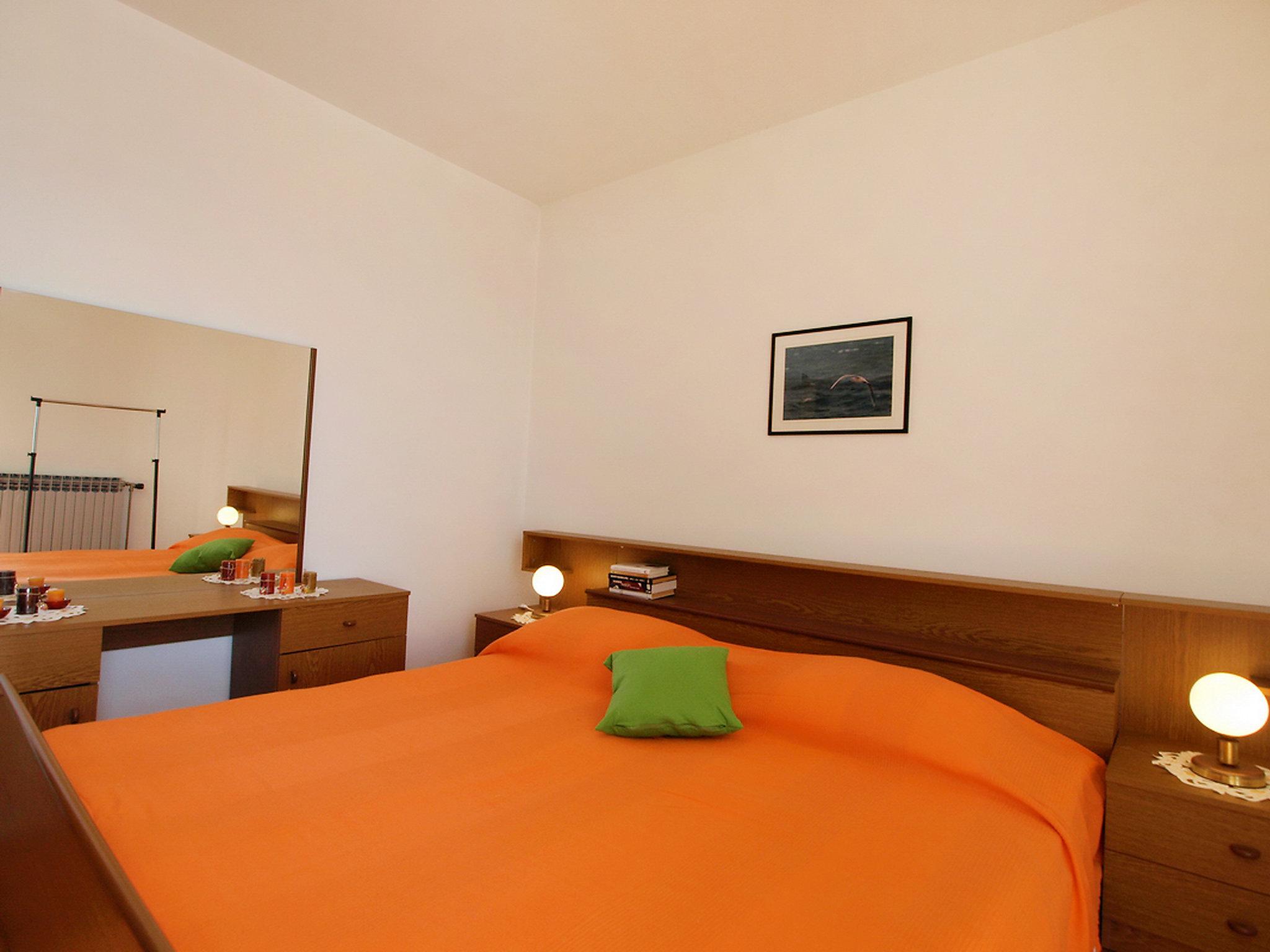 Foto 7 - Appartamento con 3 camere da letto a Zara con terrazza e vista mare