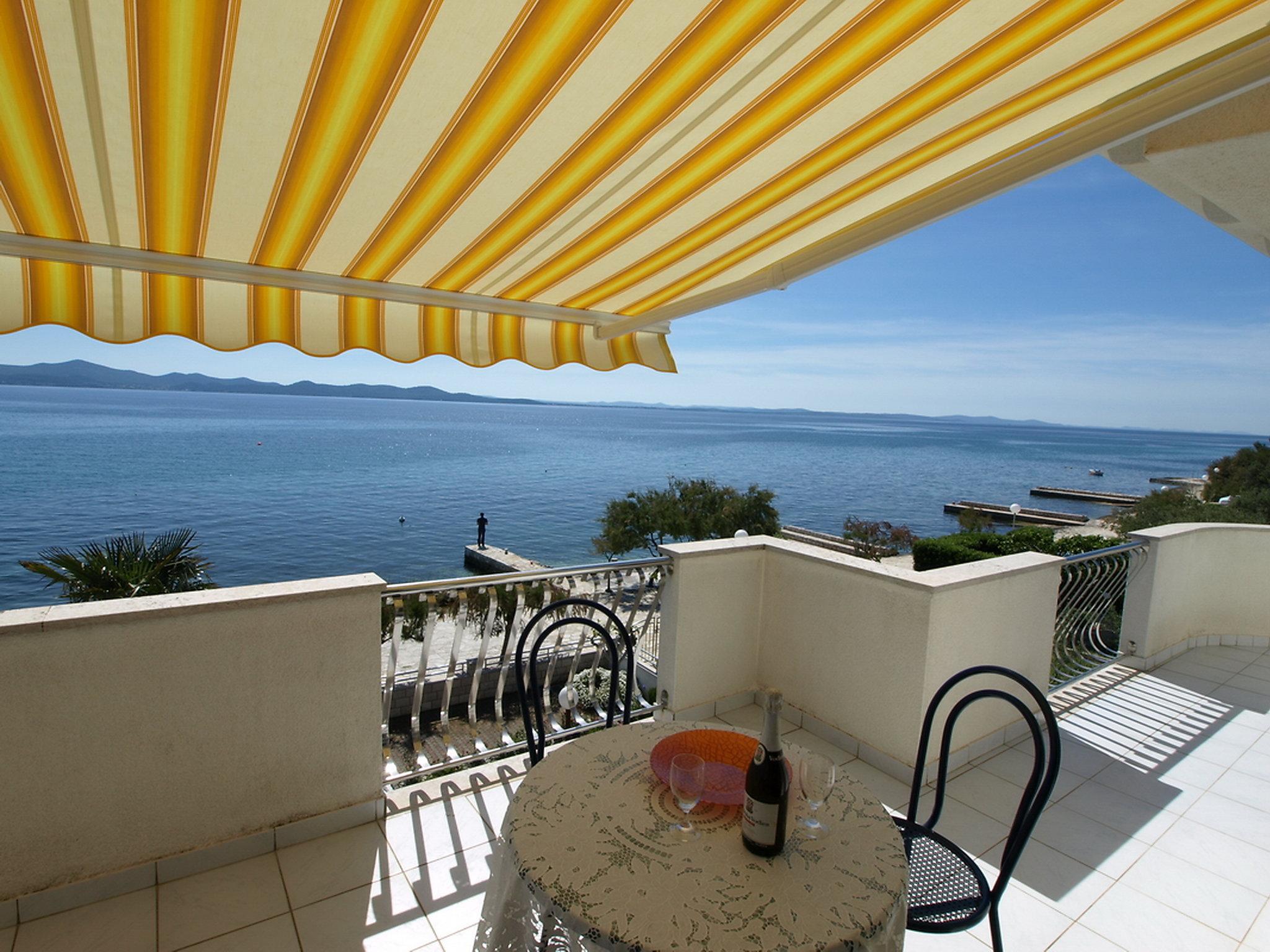 Photo 1 - Appartement de 3 chambres à Zadar avec terrasse et vues à la mer