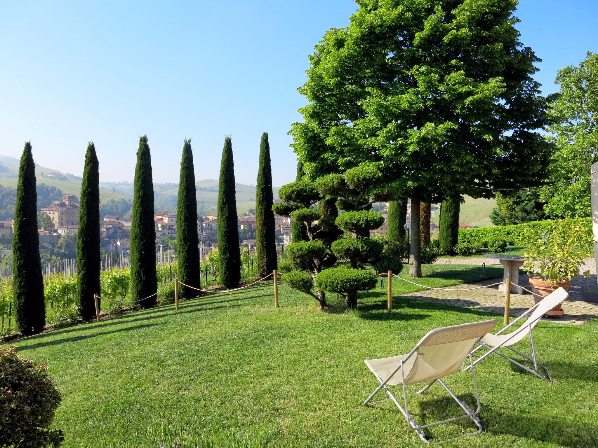 Photo 4 - 2 bedroom House in Barolo with garden and terrace