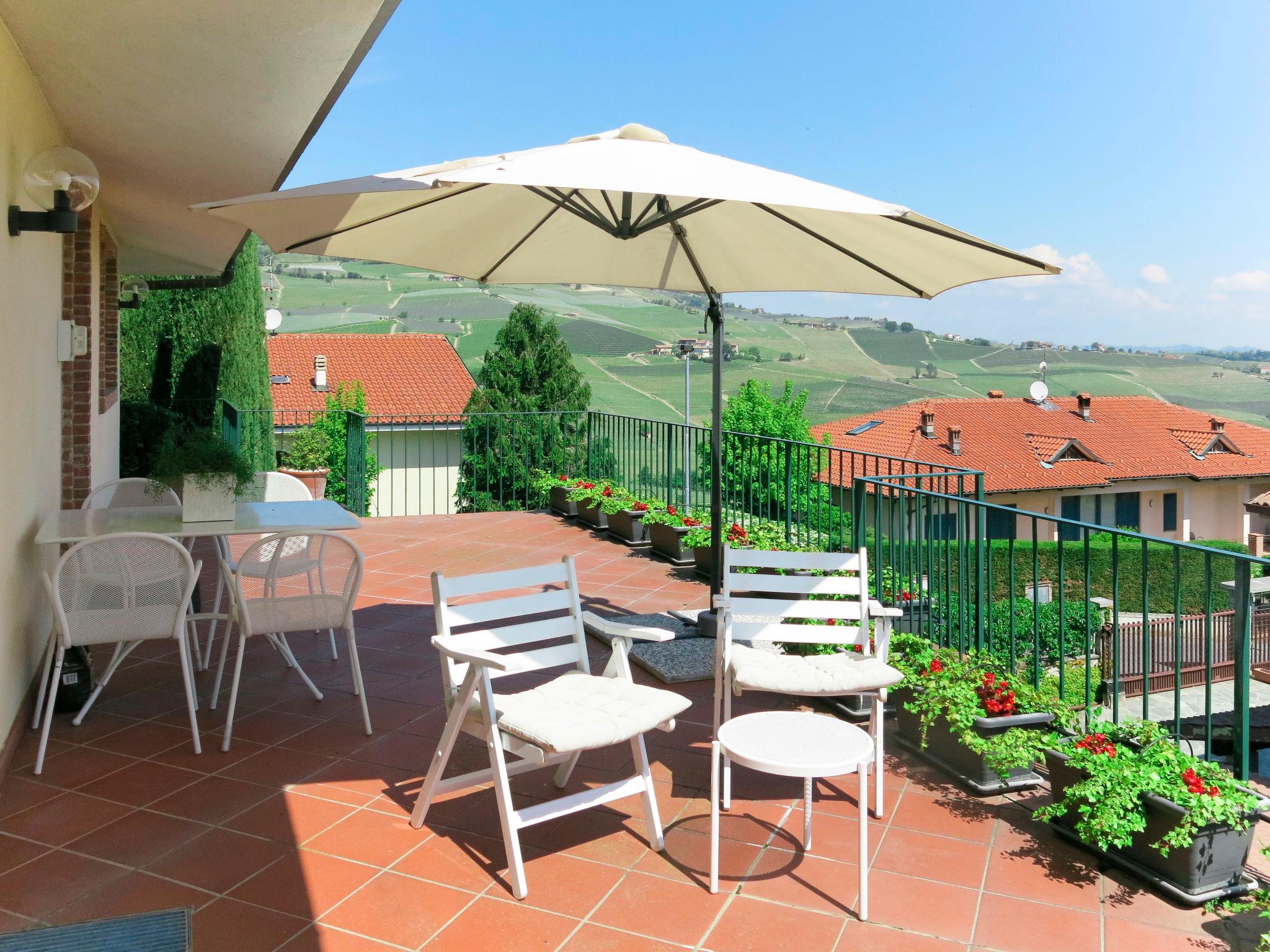 Photo 6 - Maison de 2 chambres à Barolo avec jardin et terrasse