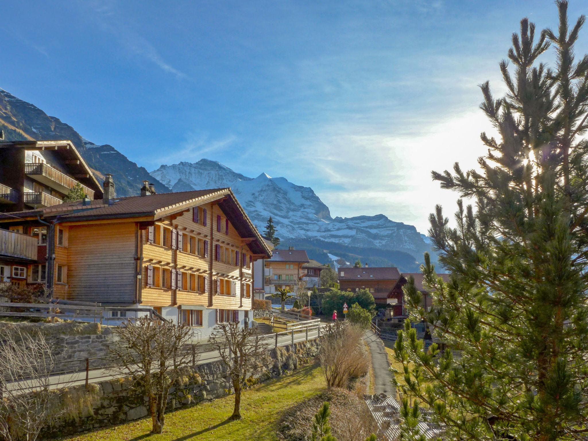 Foto 6 - Apartamento de 2 habitaciones en Lauterbrunnen con vistas a la montaña