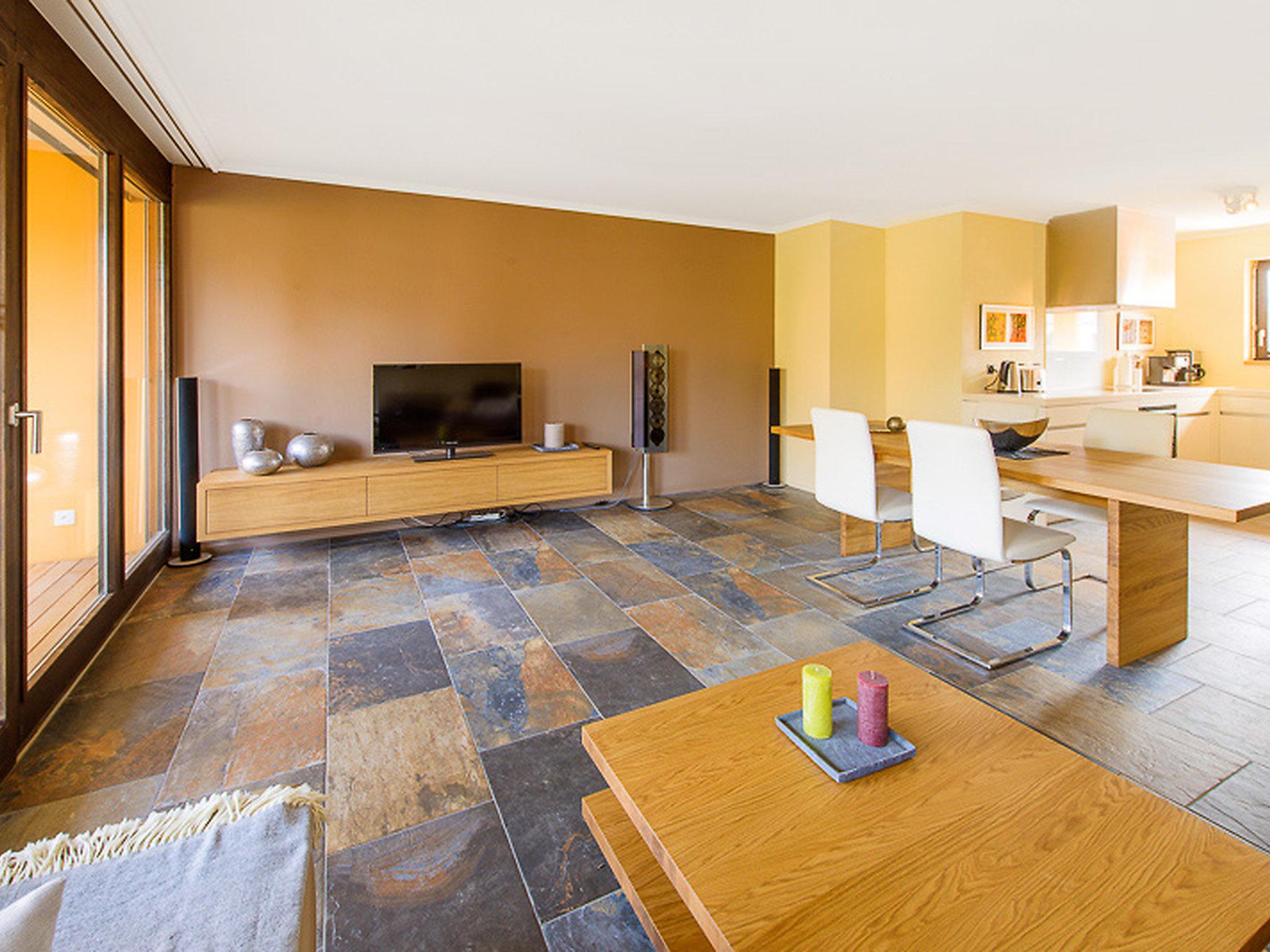 Foto 8 - Appartamento con 2 camere da letto a Ascona con piscina e vista sulle montagne
