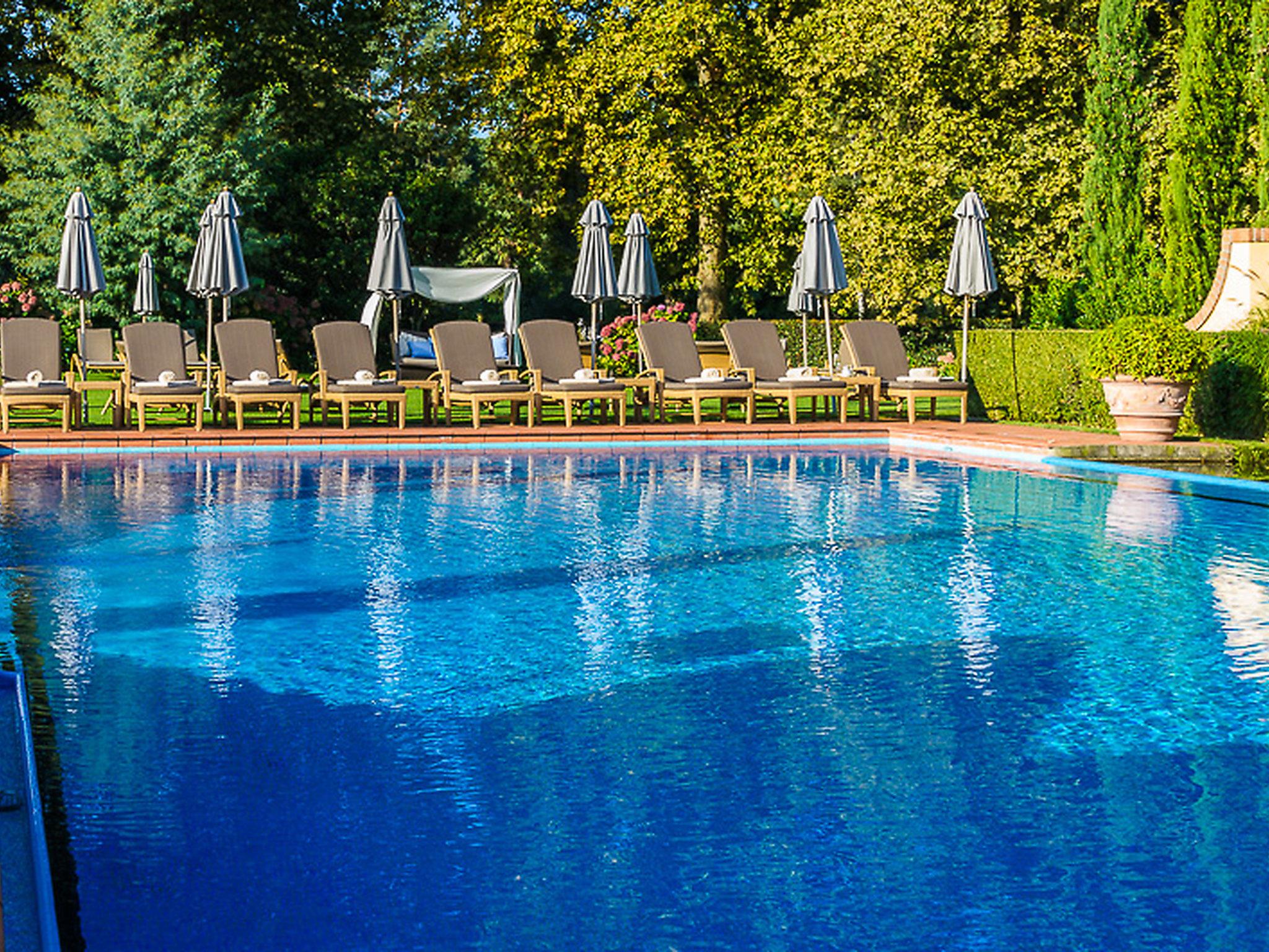 Photo 2 - Appartement de 2 chambres à Ascona avec piscine et jardin