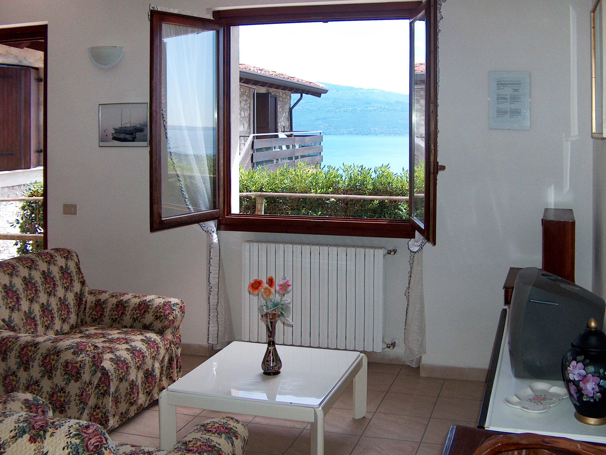 Foto 4 - Casa con 1 camera da letto a Gardone Riviera con giardino e vista sulle montagne