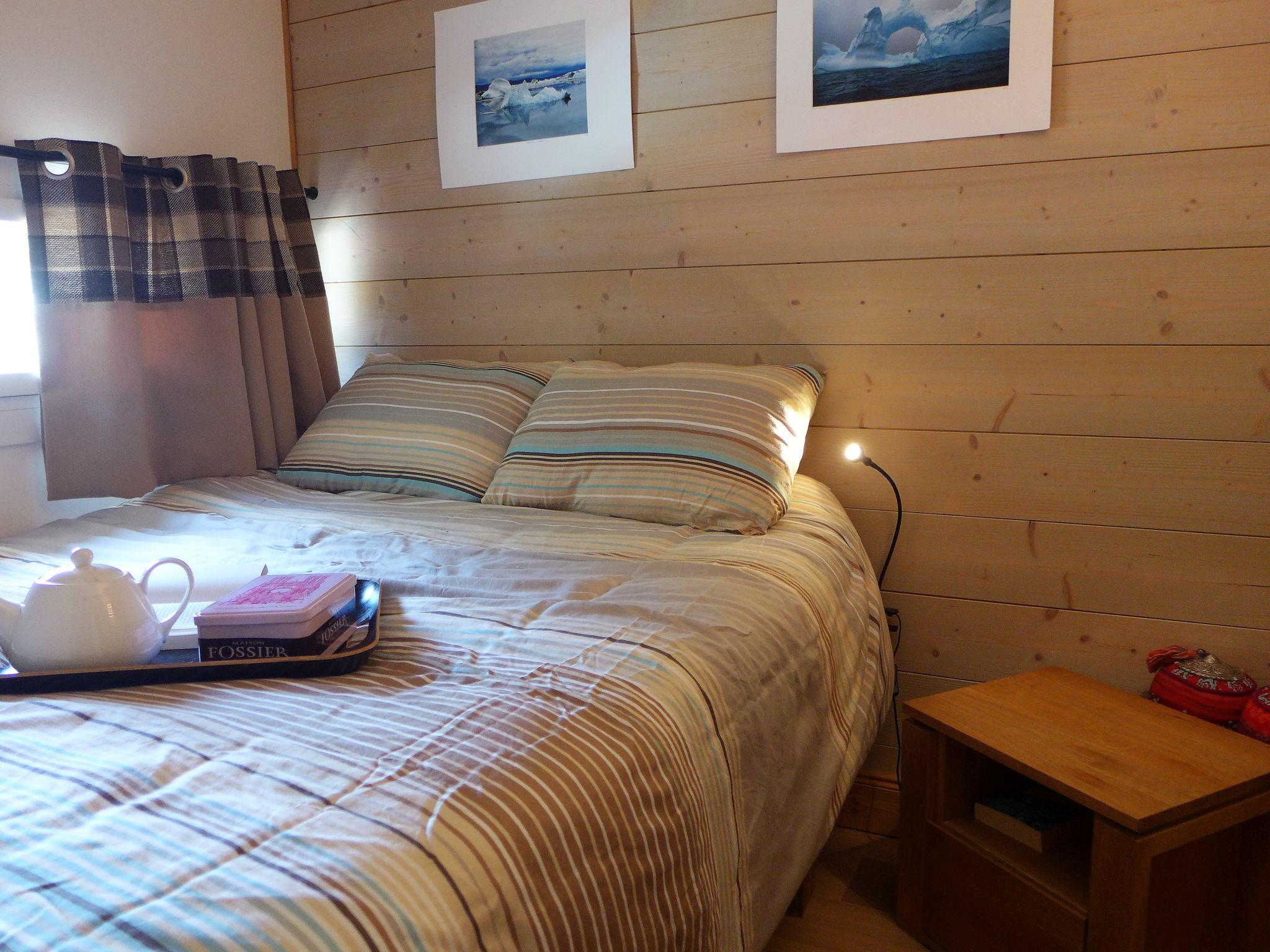 Foto 12 - Appartamento con 2 camere da letto a Chamonix-Mont-Blanc con vista sulle montagne