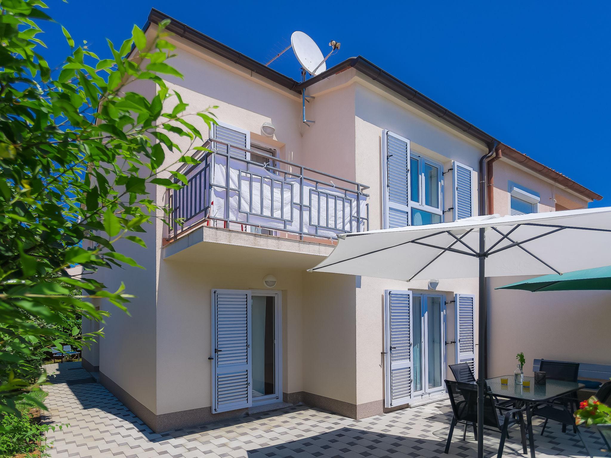 Photo 1 - 3 bedroom House in Pula with garden and terrace