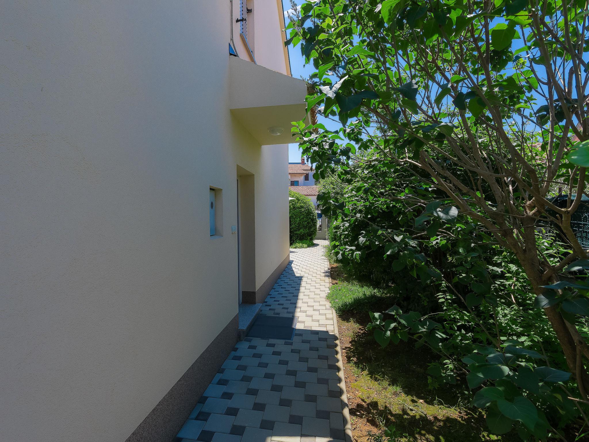 Photo 29 - Maison de 3 chambres à Pula avec jardin et terrasse