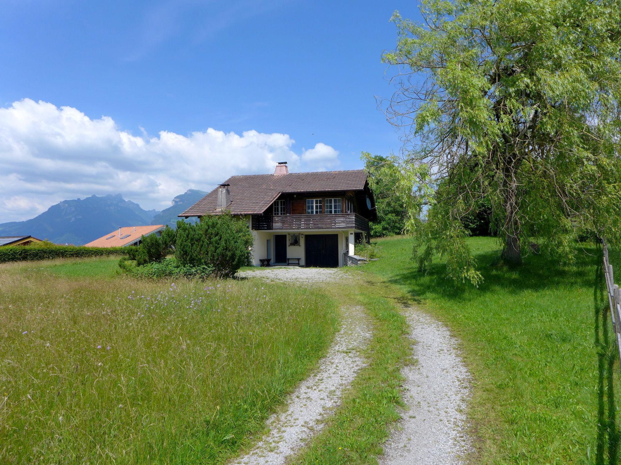 Foto 26 - Casa de 3 quartos em Aeschi bei Spiez com jardim e vista para a montanha