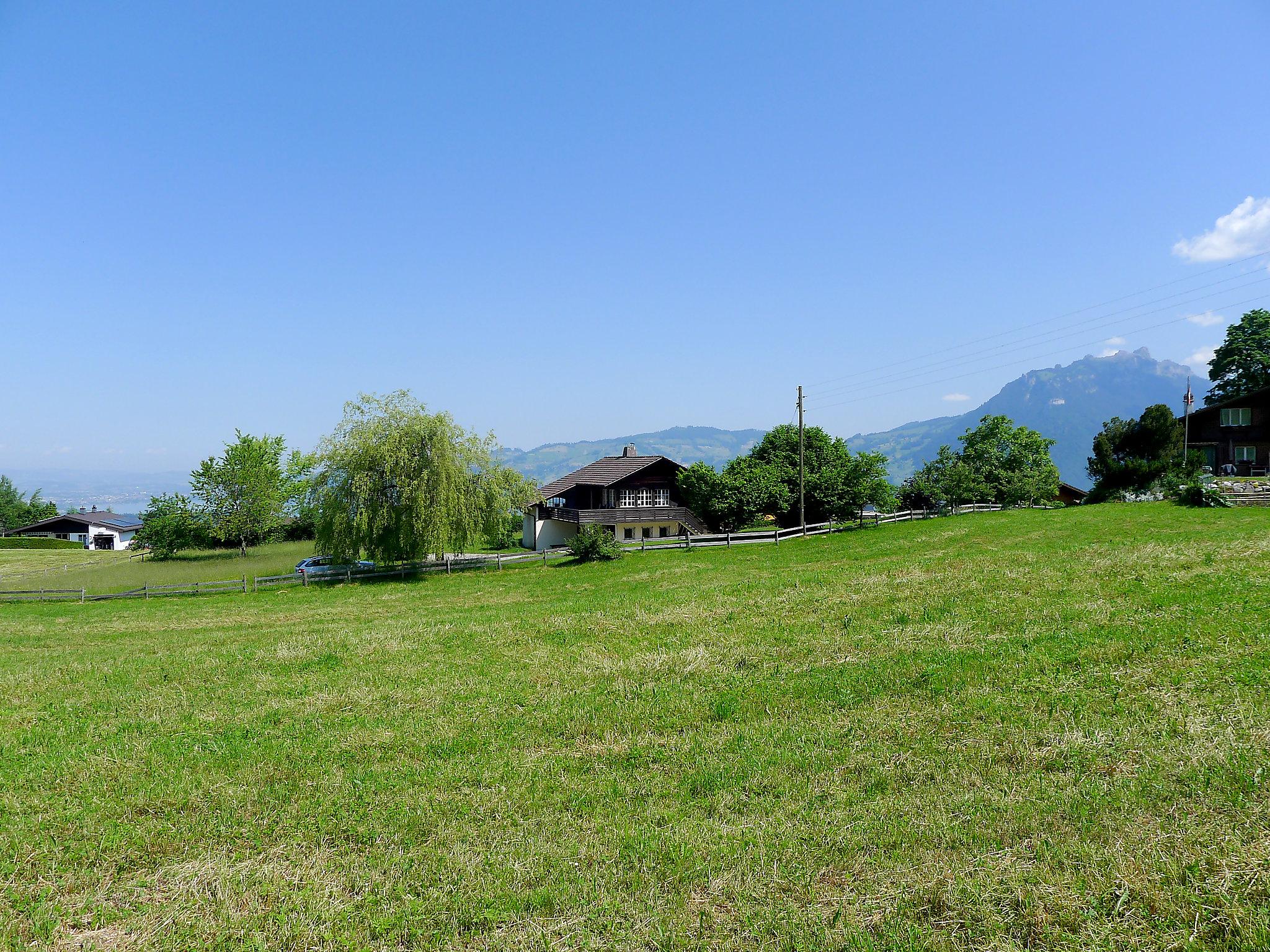 Foto 27 - Casa con 3 camere da letto a Aeschi bei Spiez con giardino e vista sulle montagne