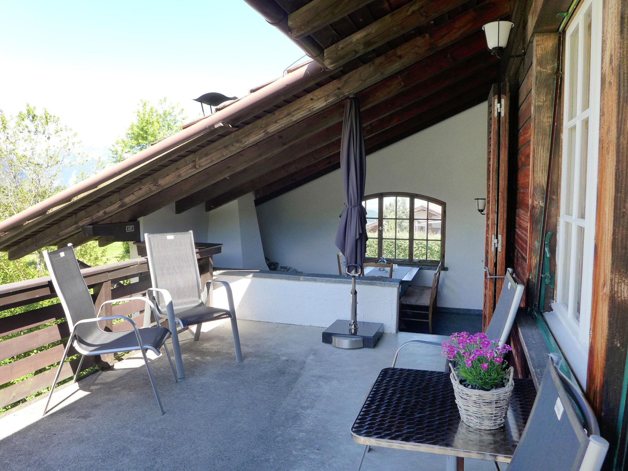 Photo 2 - Maison de 3 chambres à Aeschi bei Spiez avec jardin et terrasse